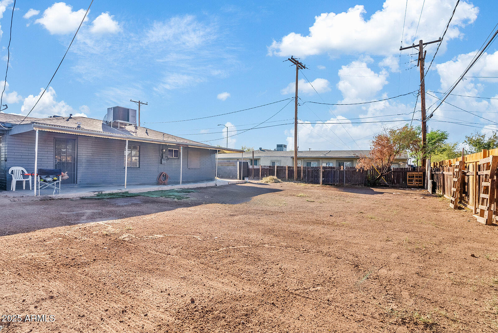 724 S LEWIS