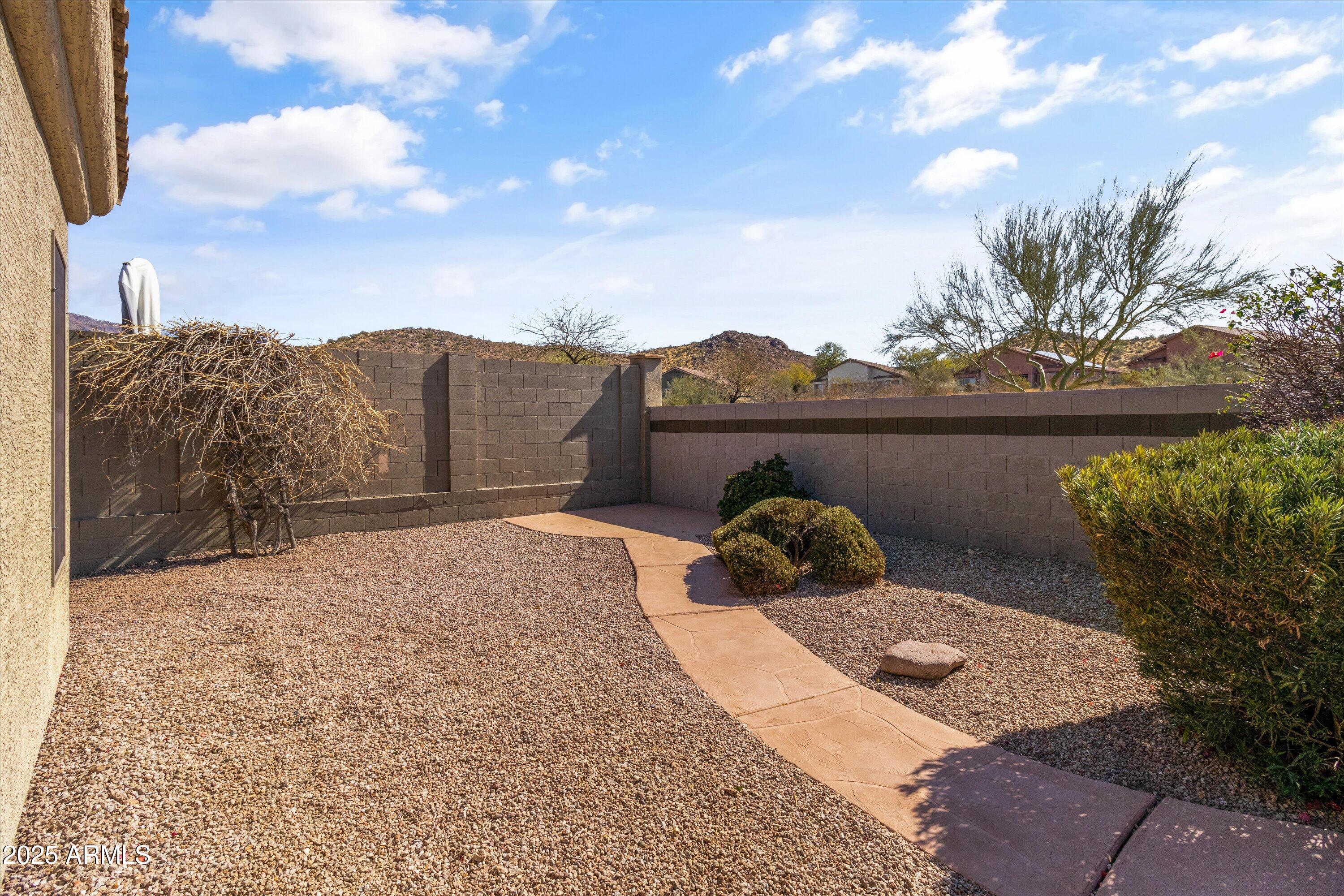 8117 E SWEET BUSH Lane