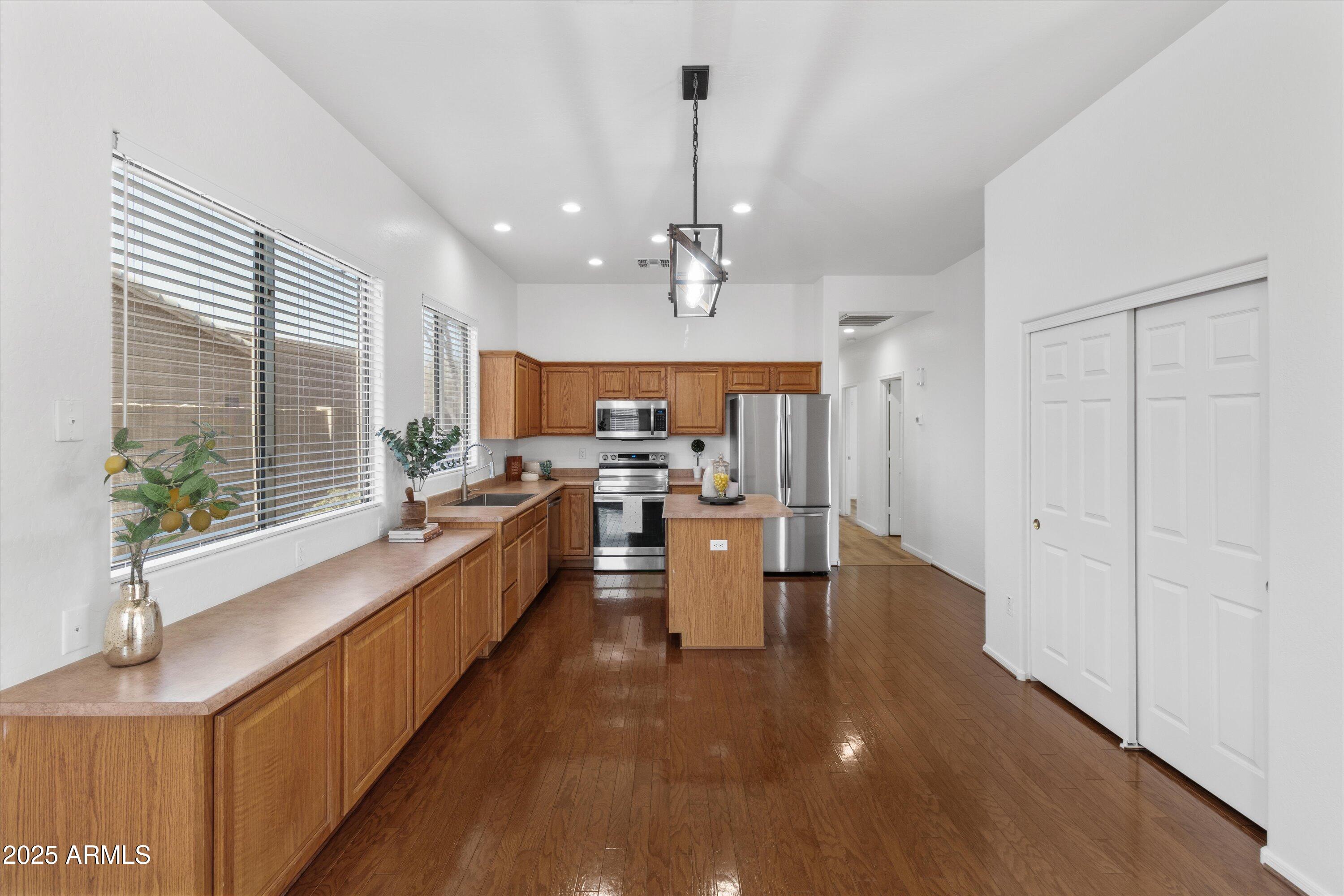 8117 E SWEET BUSH Lane