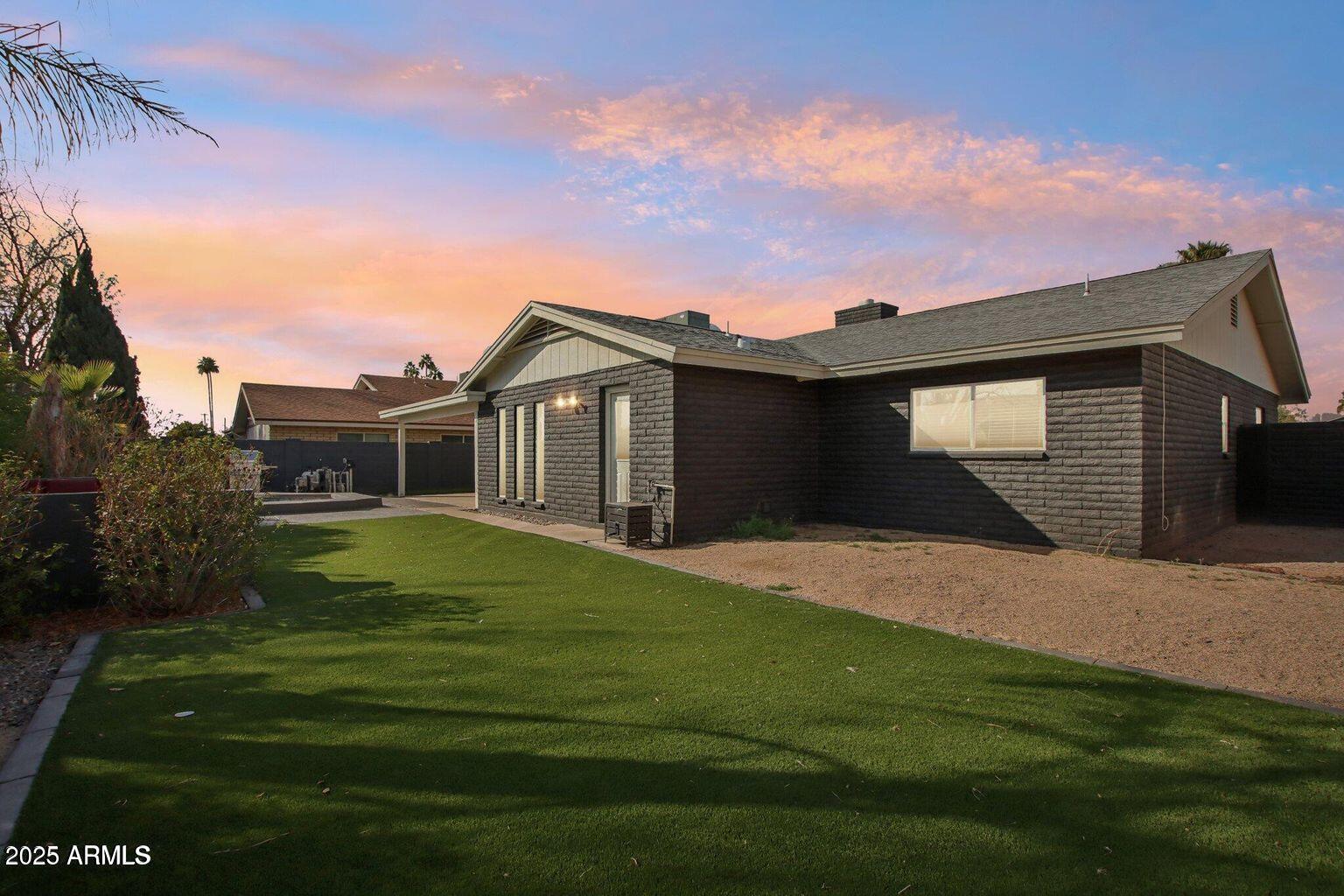 5013 W ORCHID Lane