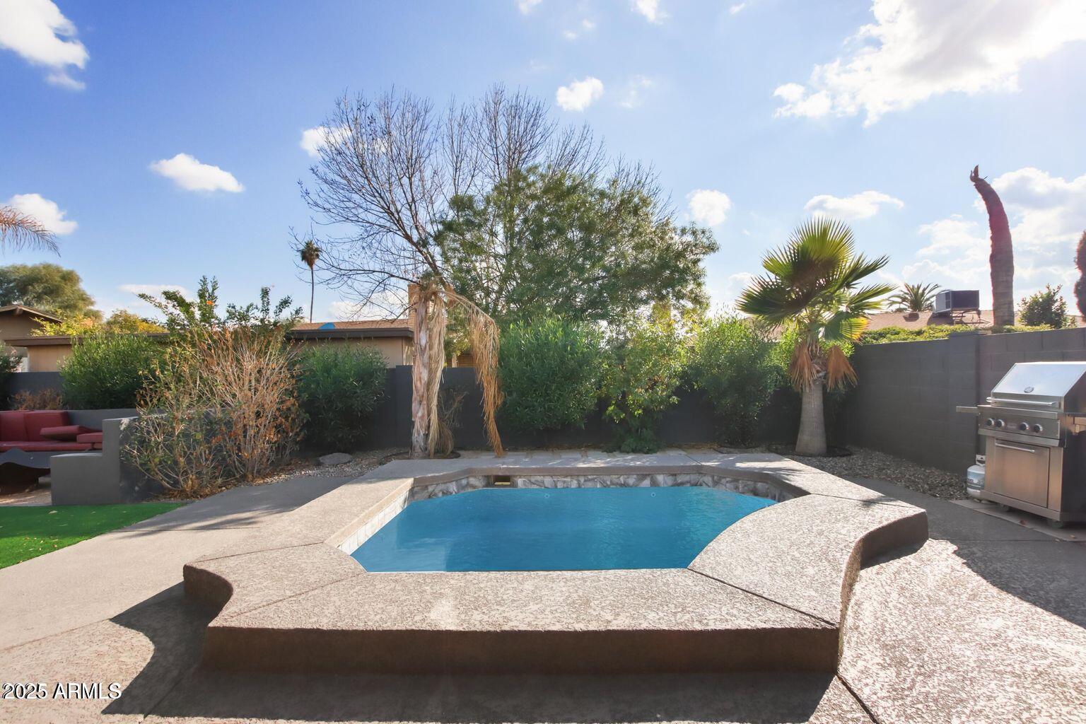 5013 W ORCHID Lane