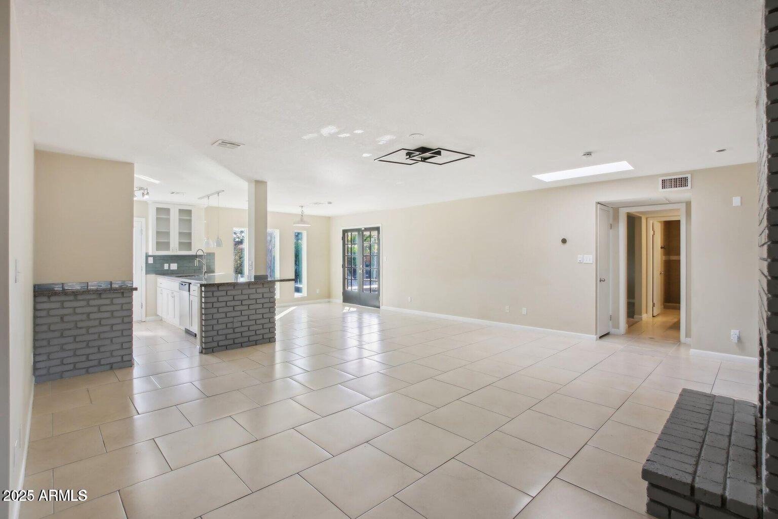 5013 W ORCHID Lane