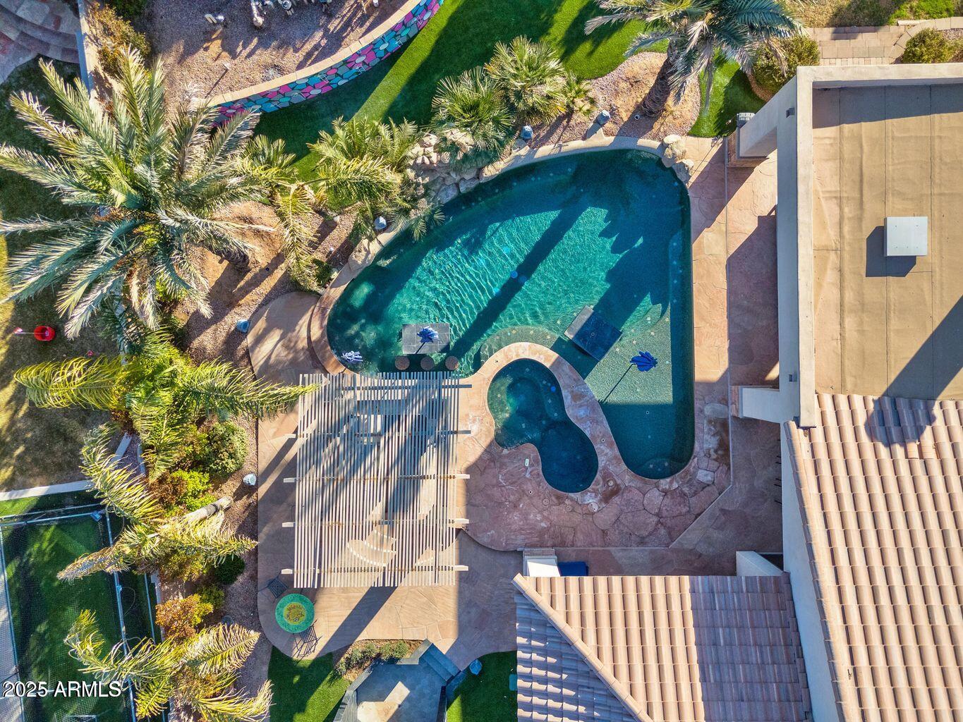 815 E COUNTY DOWN Drive