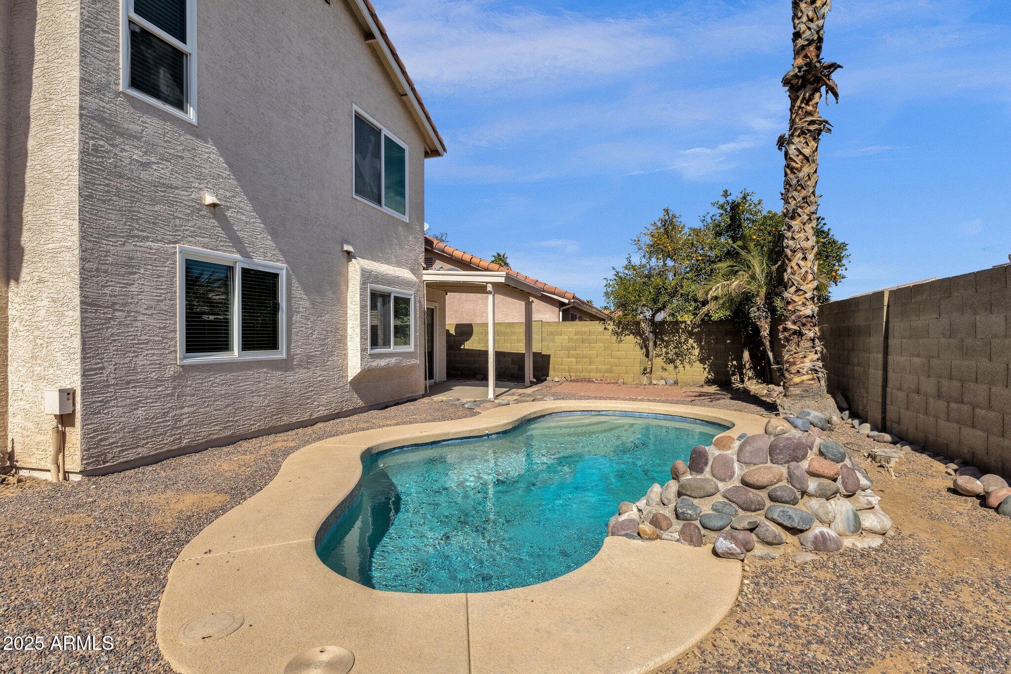 811 N LOS FELIZ Drive