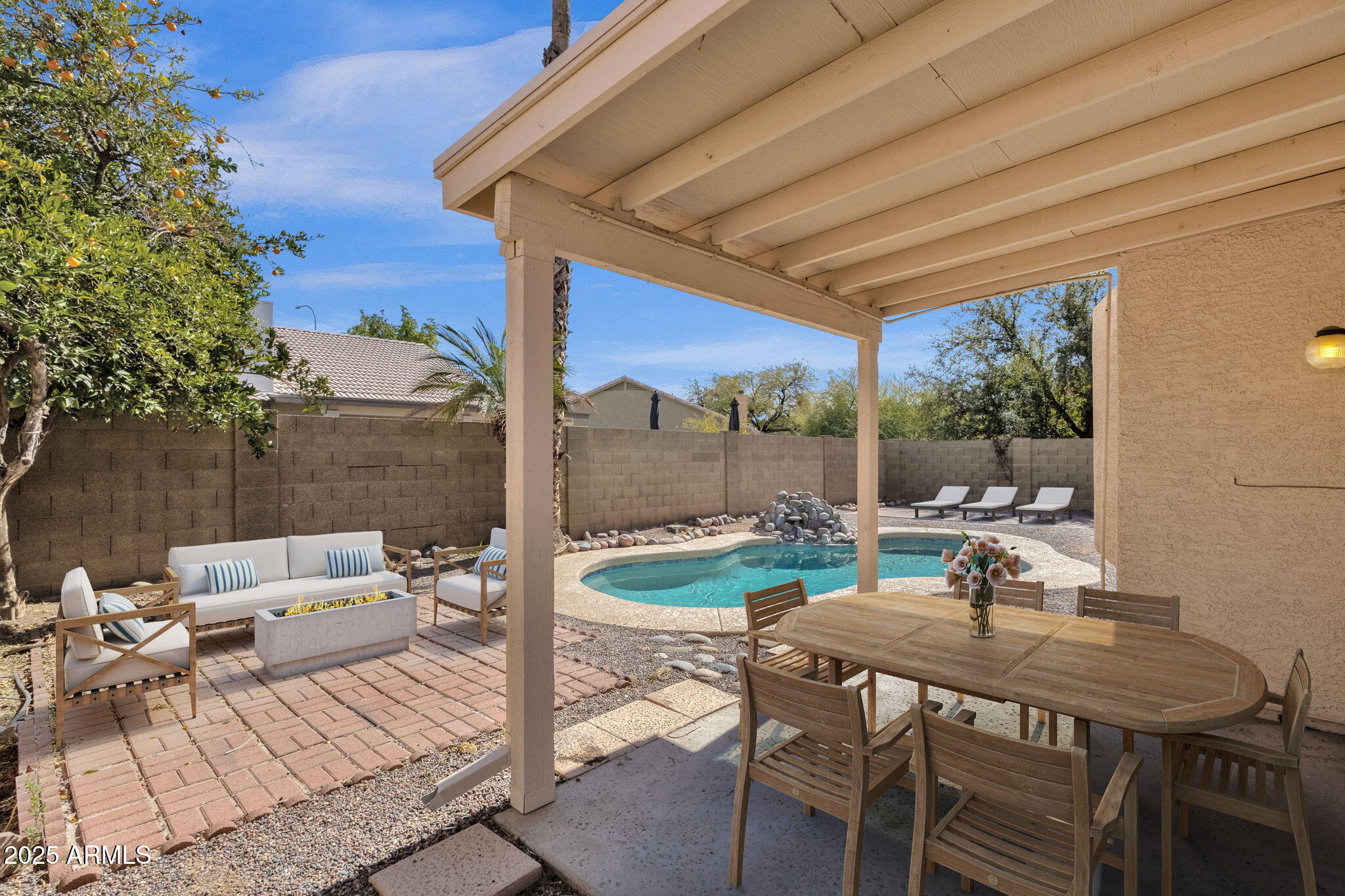811 N LOS FELIZ Drive