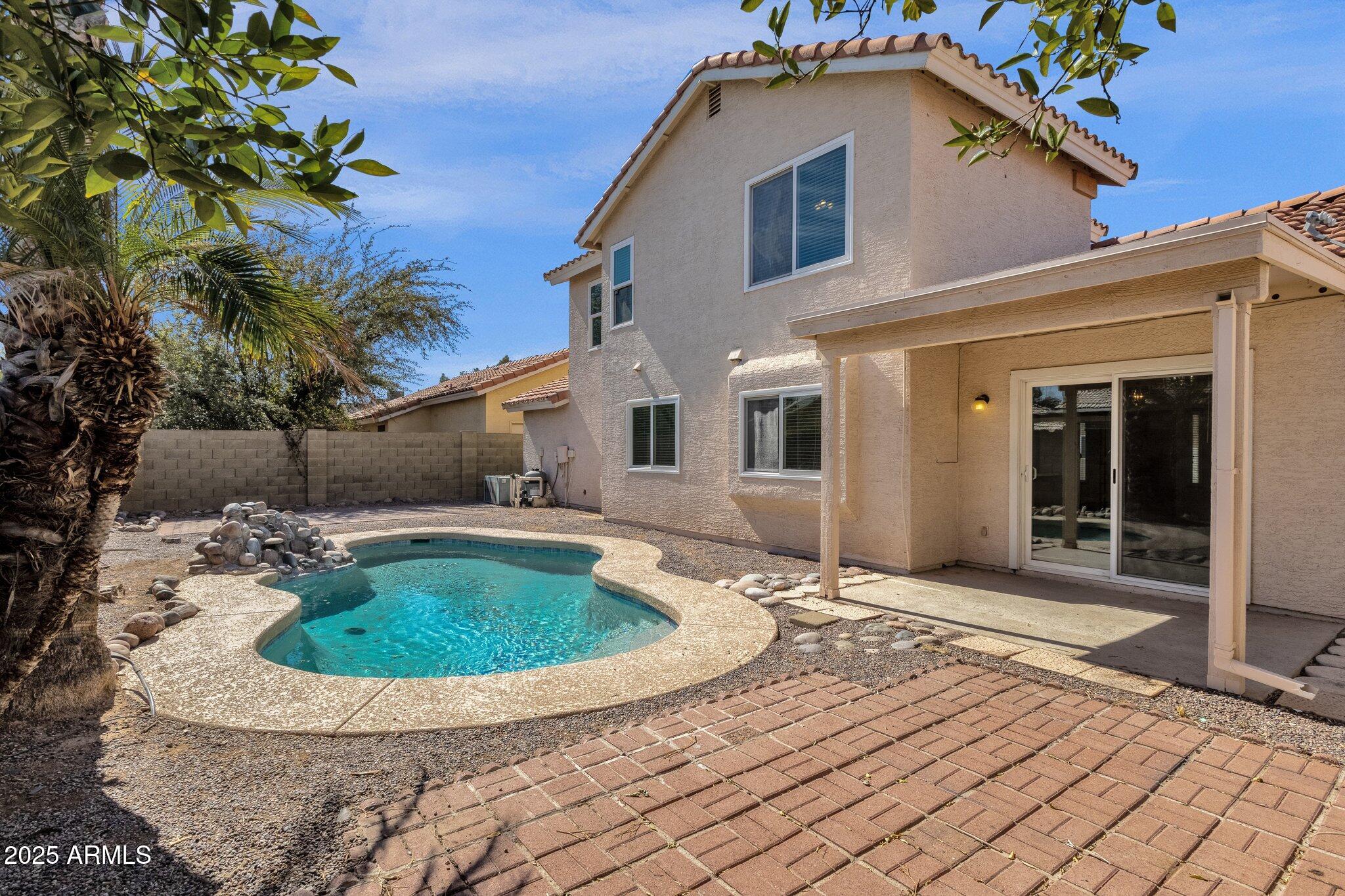 811 N LOS FELIZ Drive