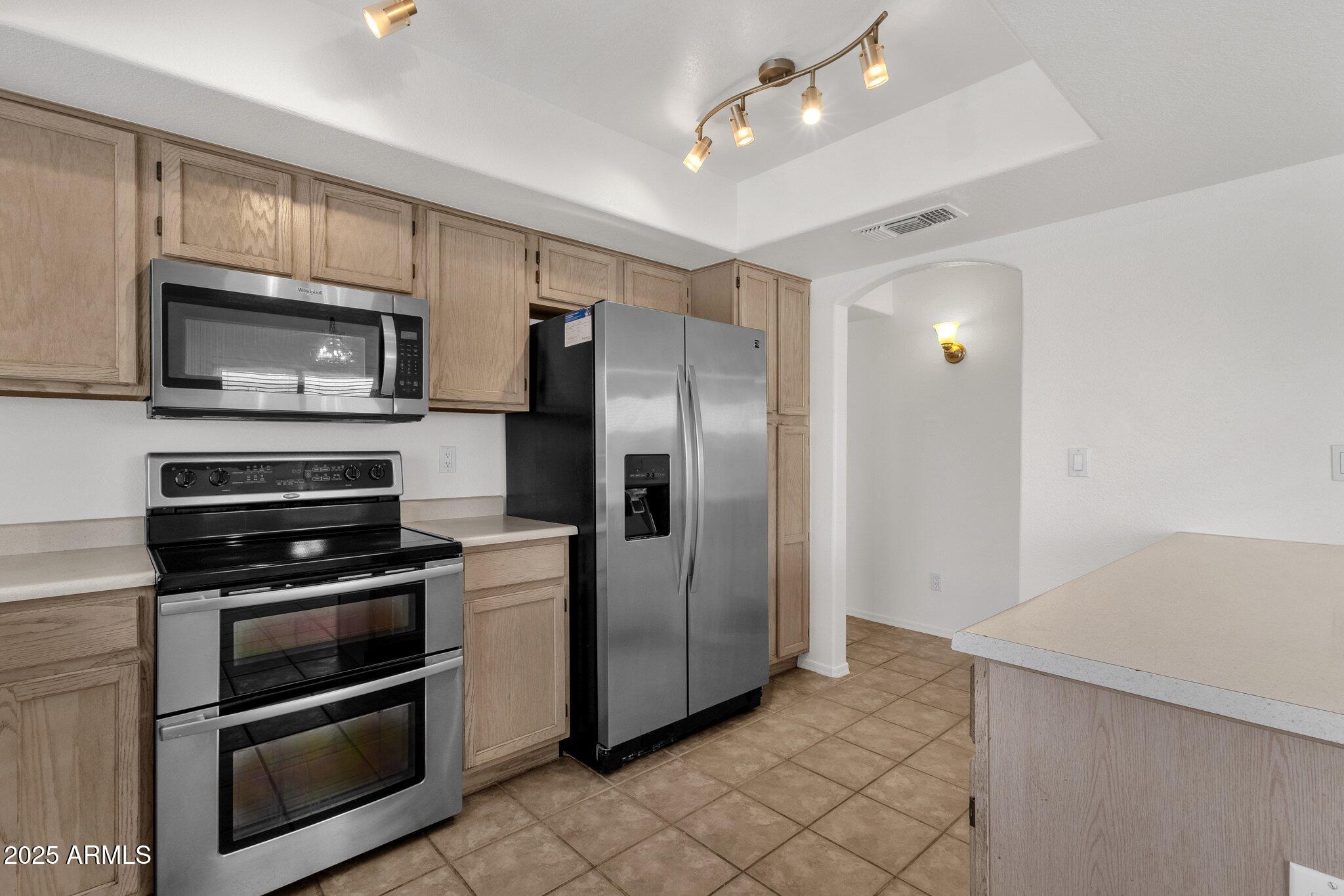 811 N LOS FELIZ Drive