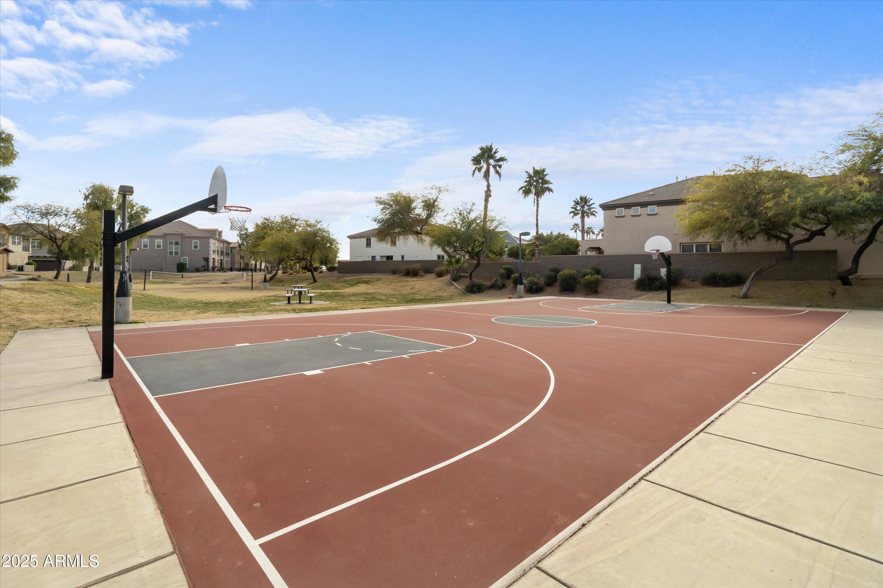 4769 E THUNDERHEART Trail 101