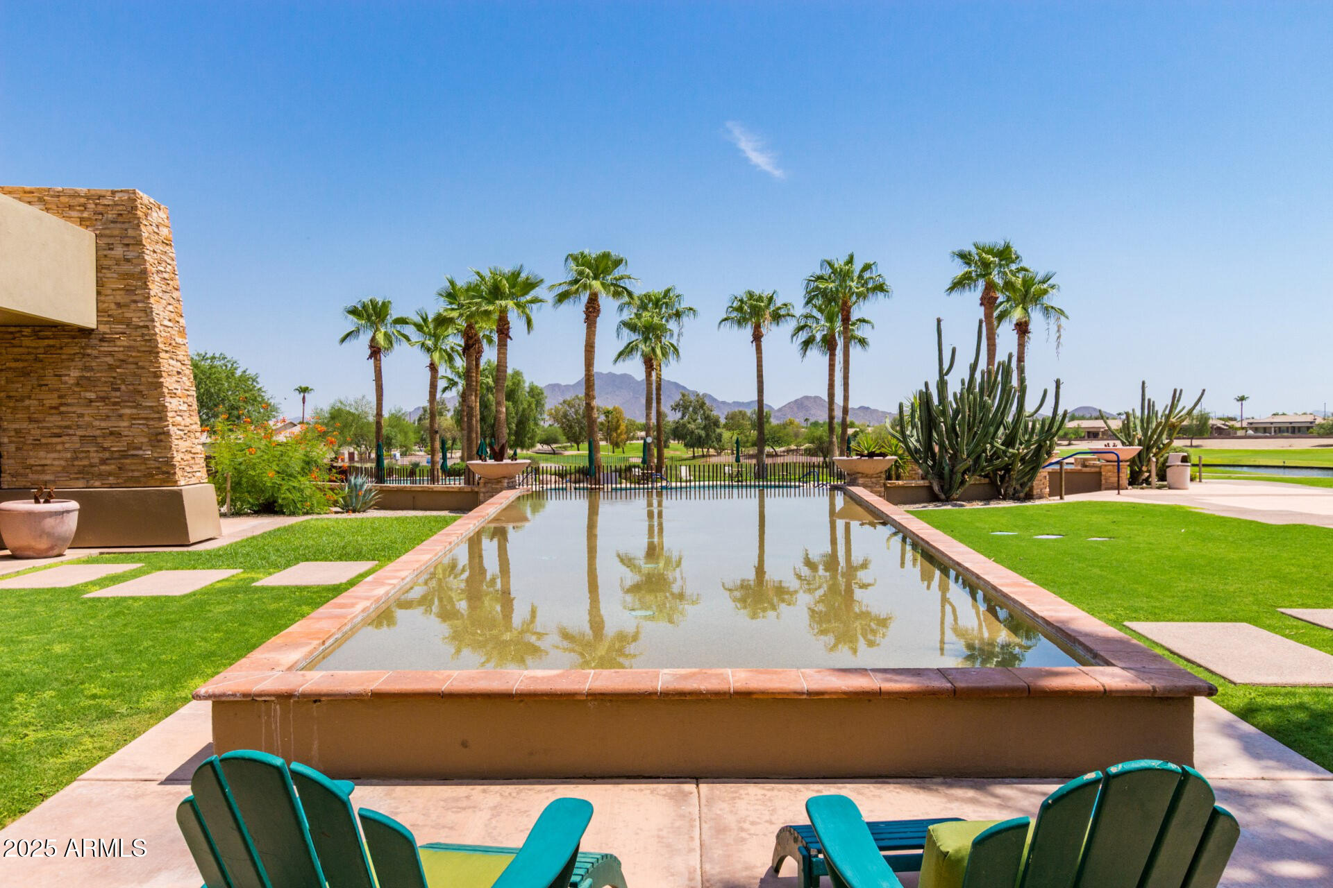 6634 S PINNACLE Court