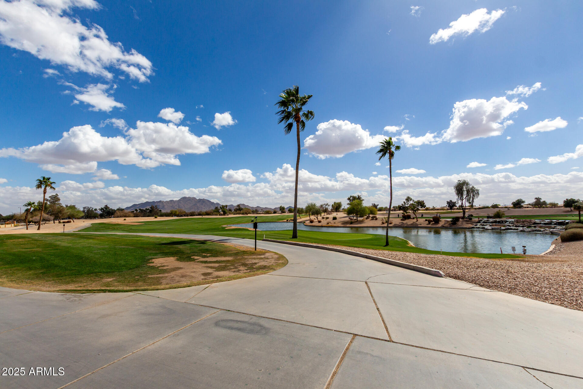 6634 S PINNACLE Court