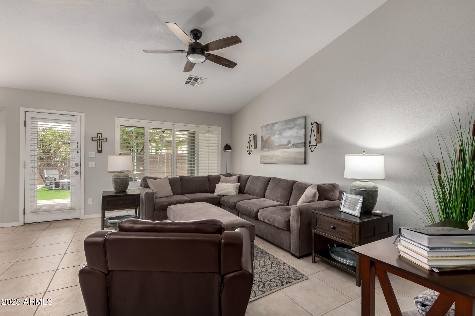 6634 S PINNACLE Court