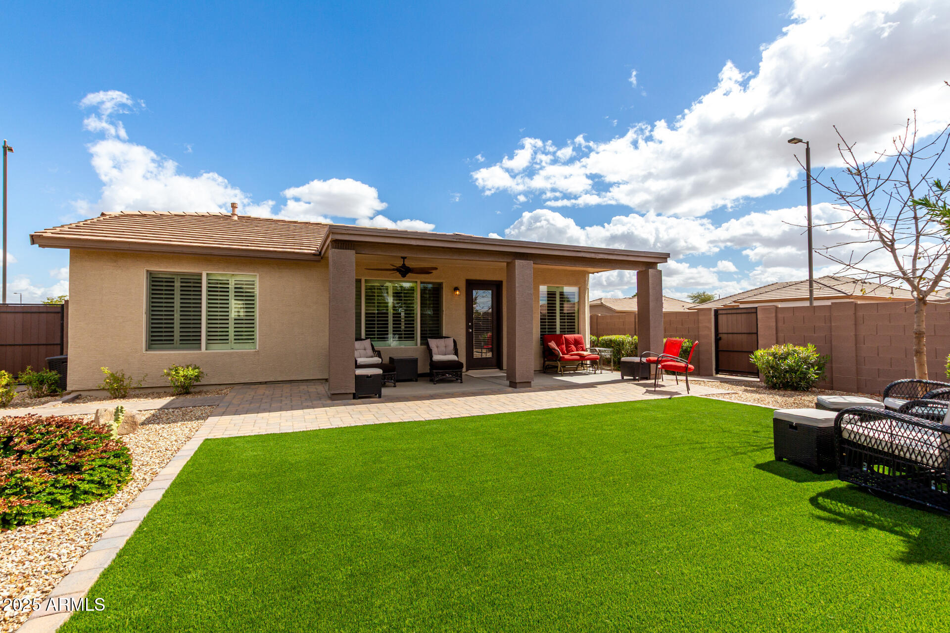 6634 S PINNACLE Court