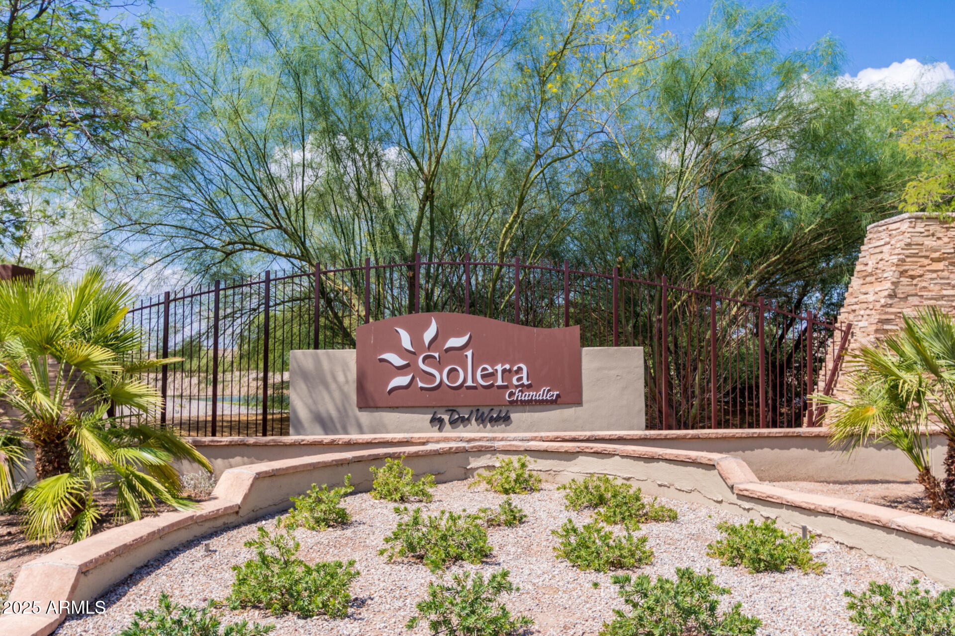 6634 S PINNACLE Court