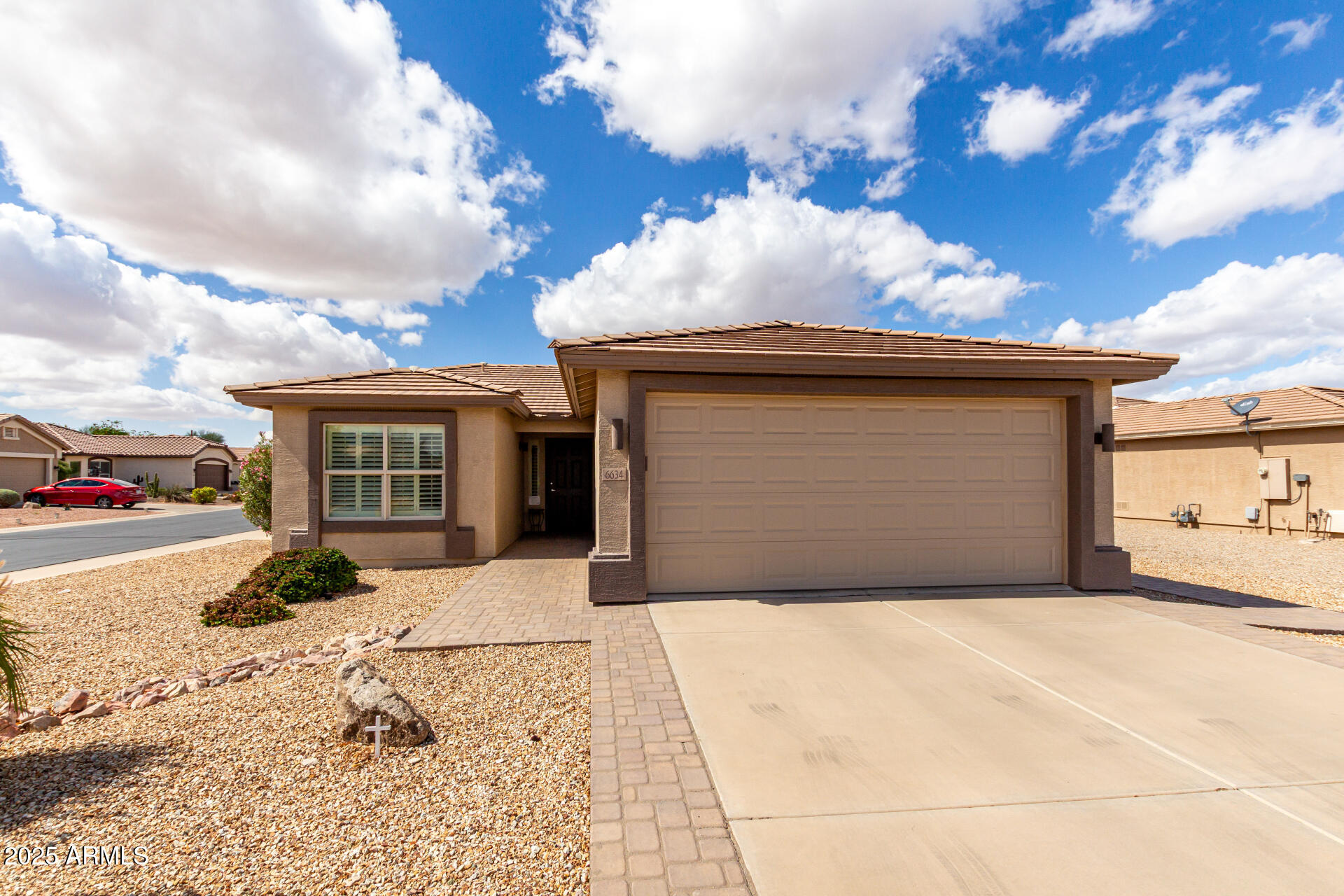6634 S PINNACLE Court
