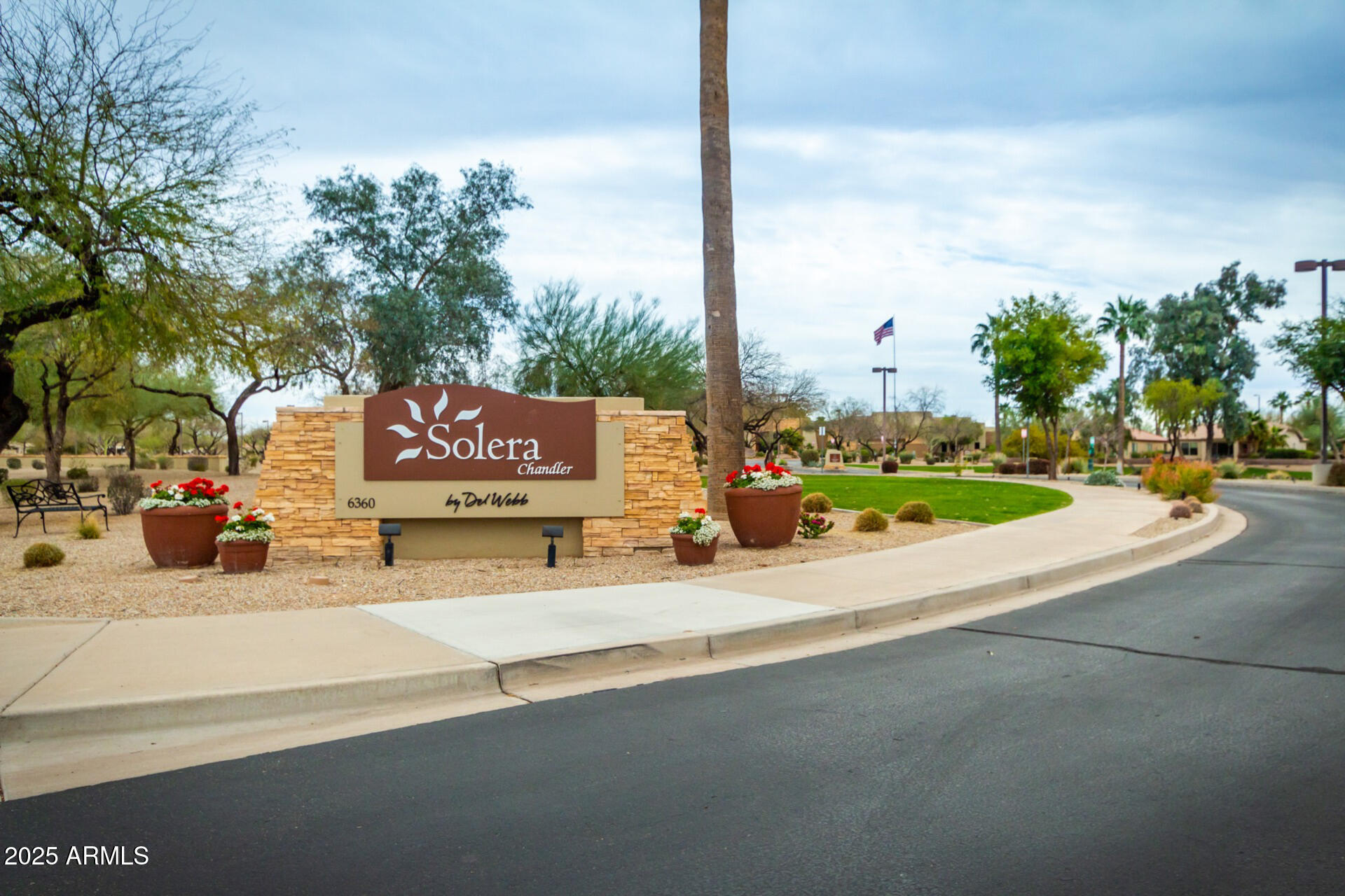 6634 S PINNACLE Court