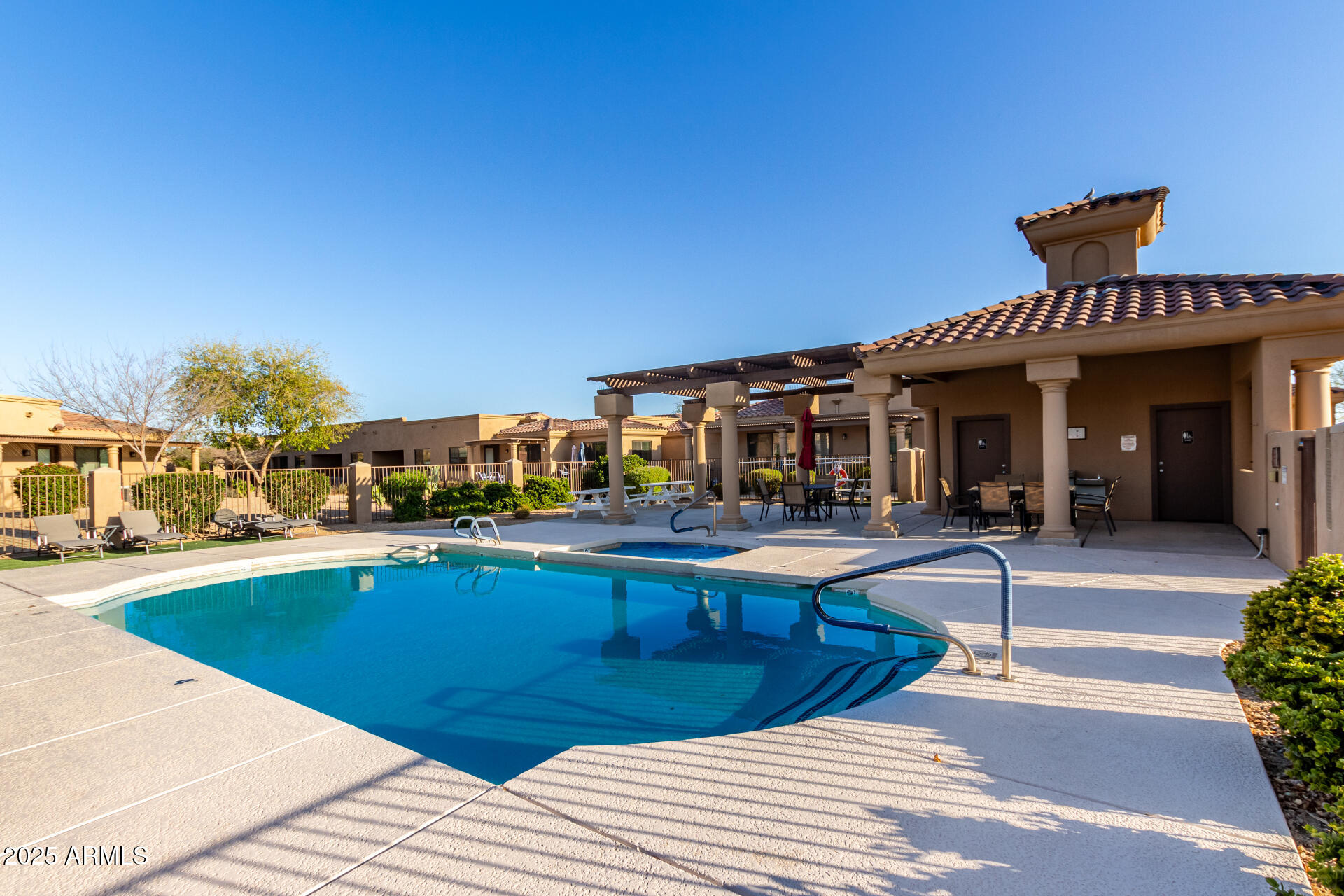 4241 N PEBBLE CREEK Parkway 28