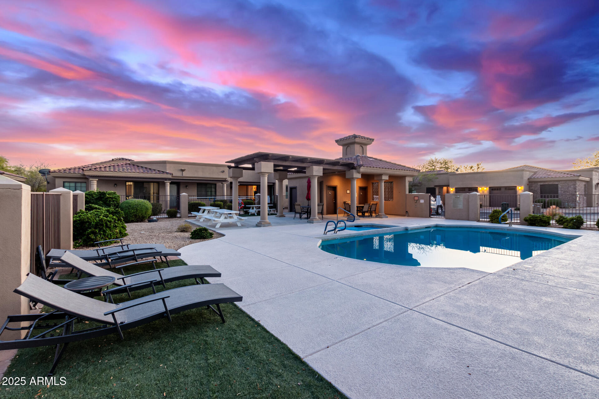 4241 N PEBBLE CREEK Parkway 28