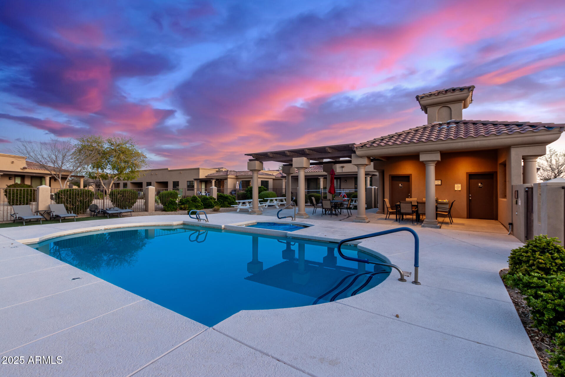 4241 N PEBBLE CREEK Parkway 28