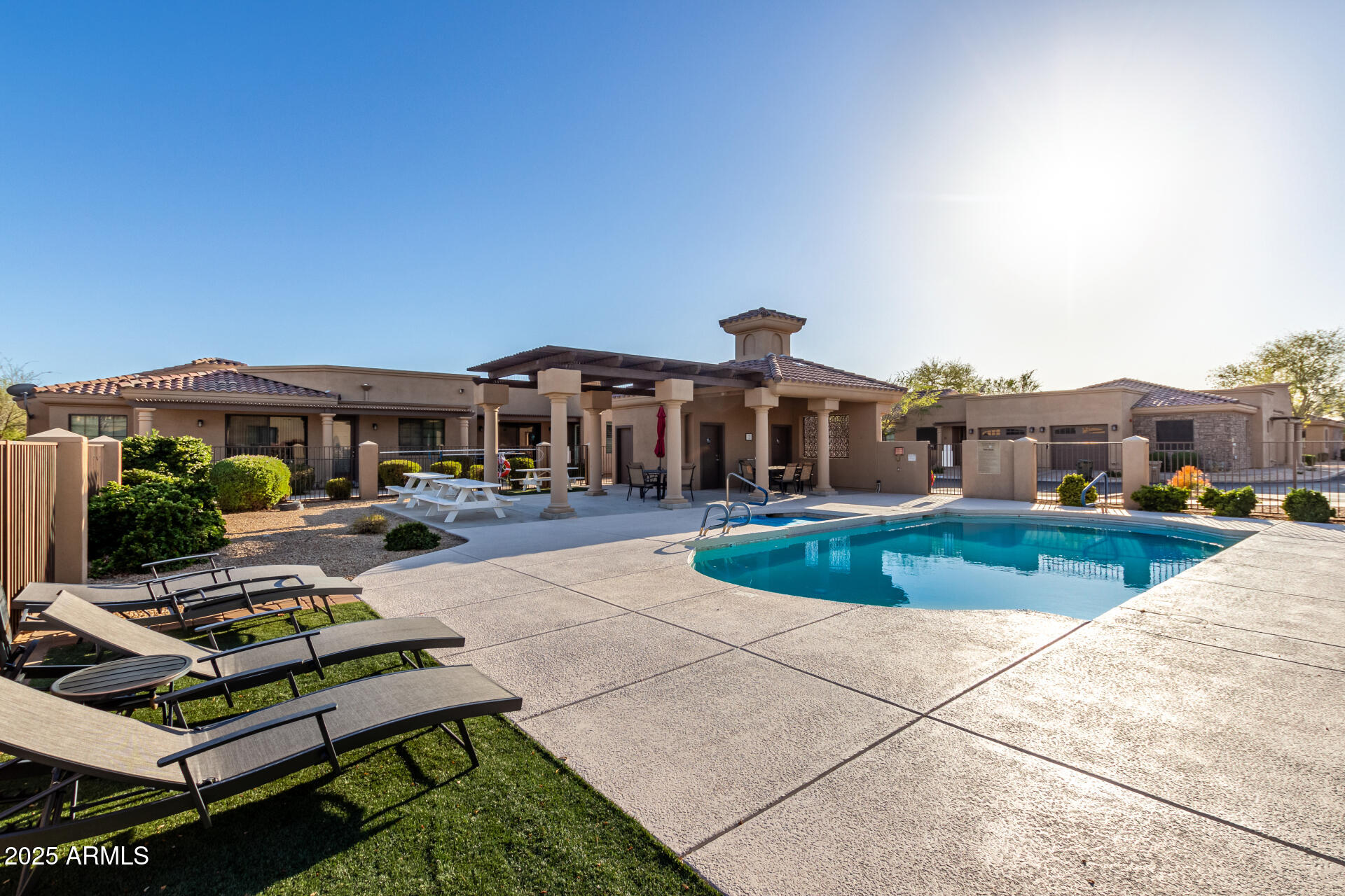 4241 N PEBBLE CREEK Parkway 28
