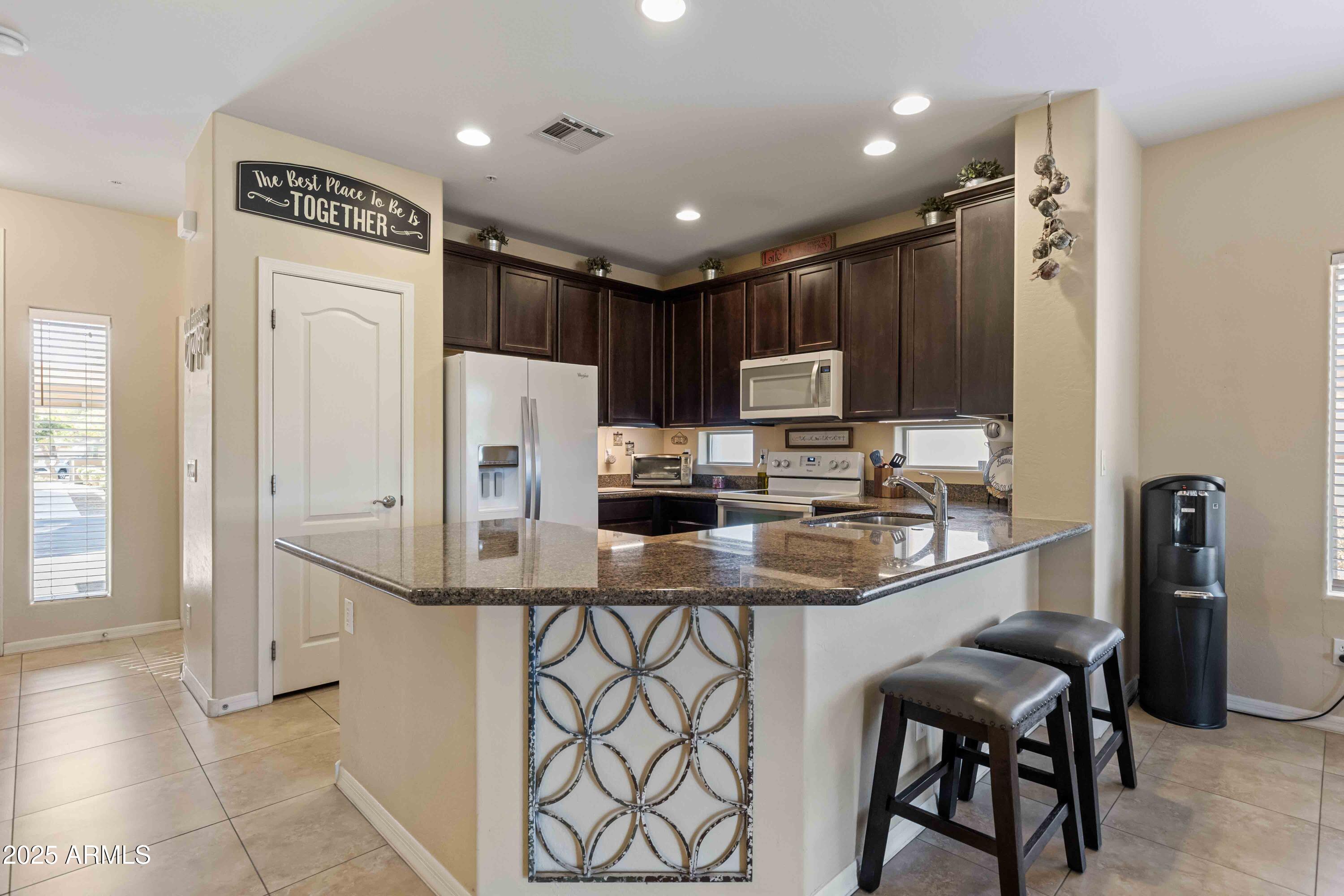 7726 E BASELINE Road 156