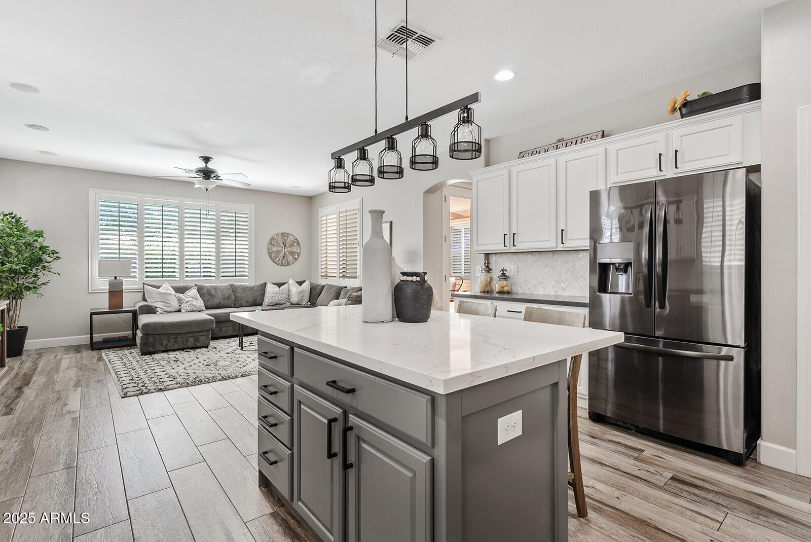 2117 E GLACIER Place