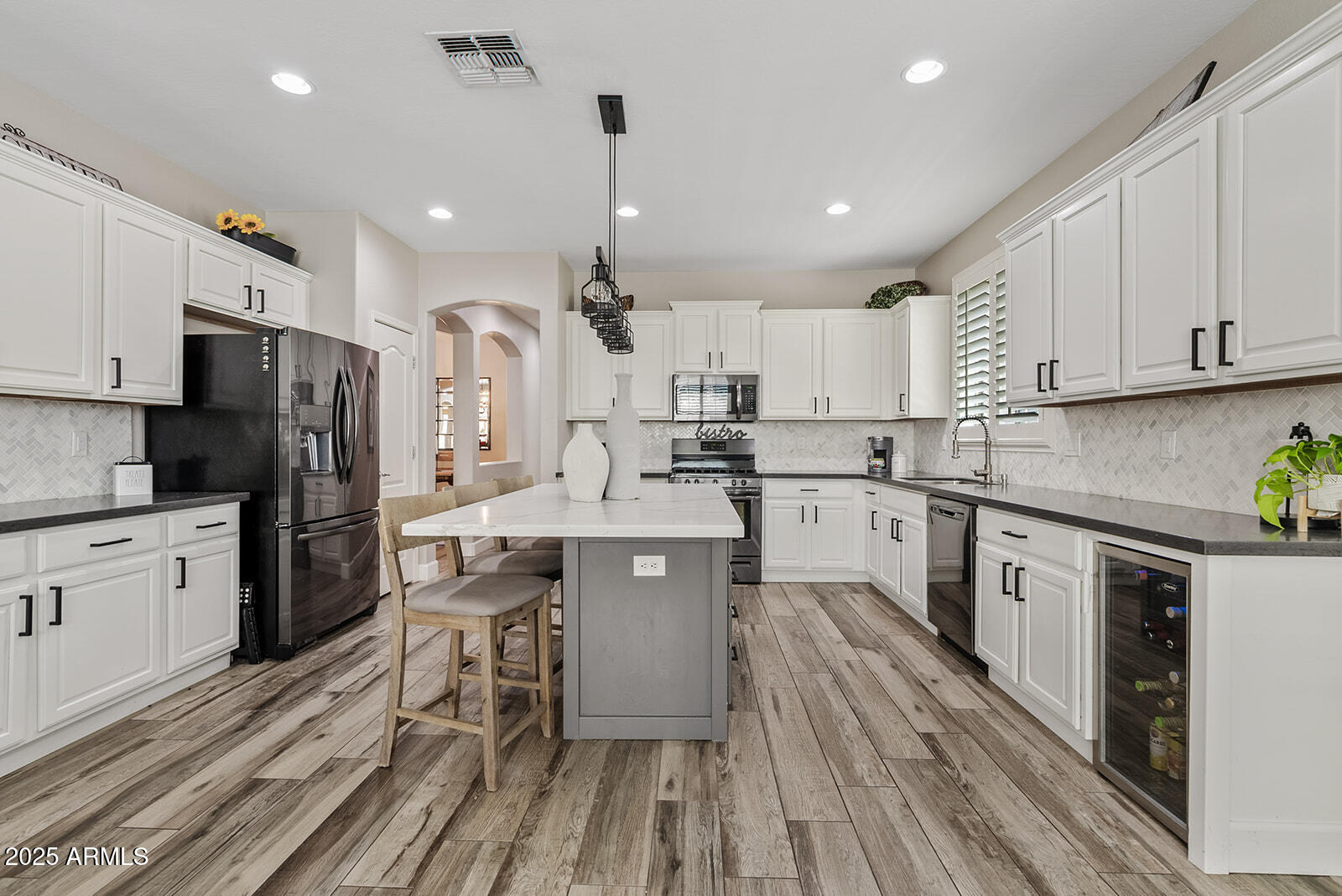 2117 E GLACIER Place