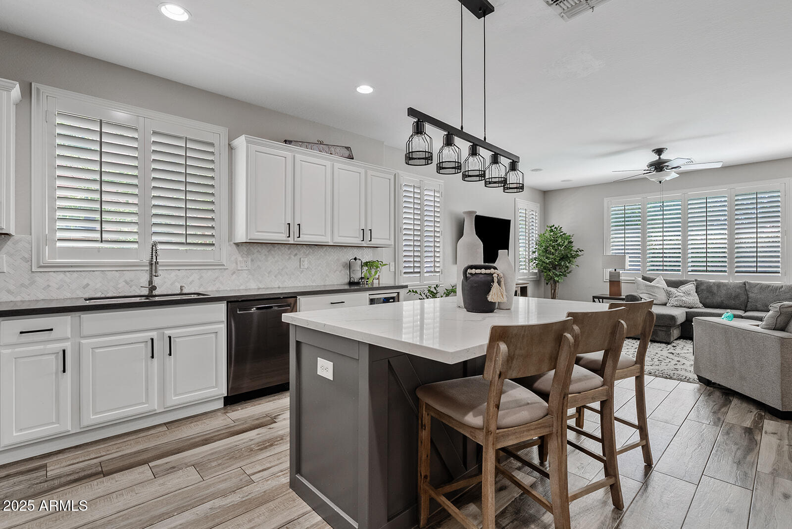2117 E GLACIER Place