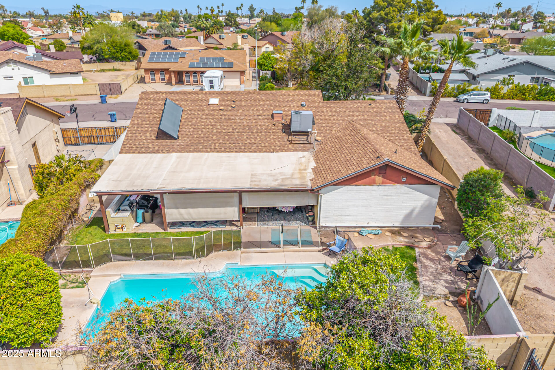 6608 S WILLOW Drive
