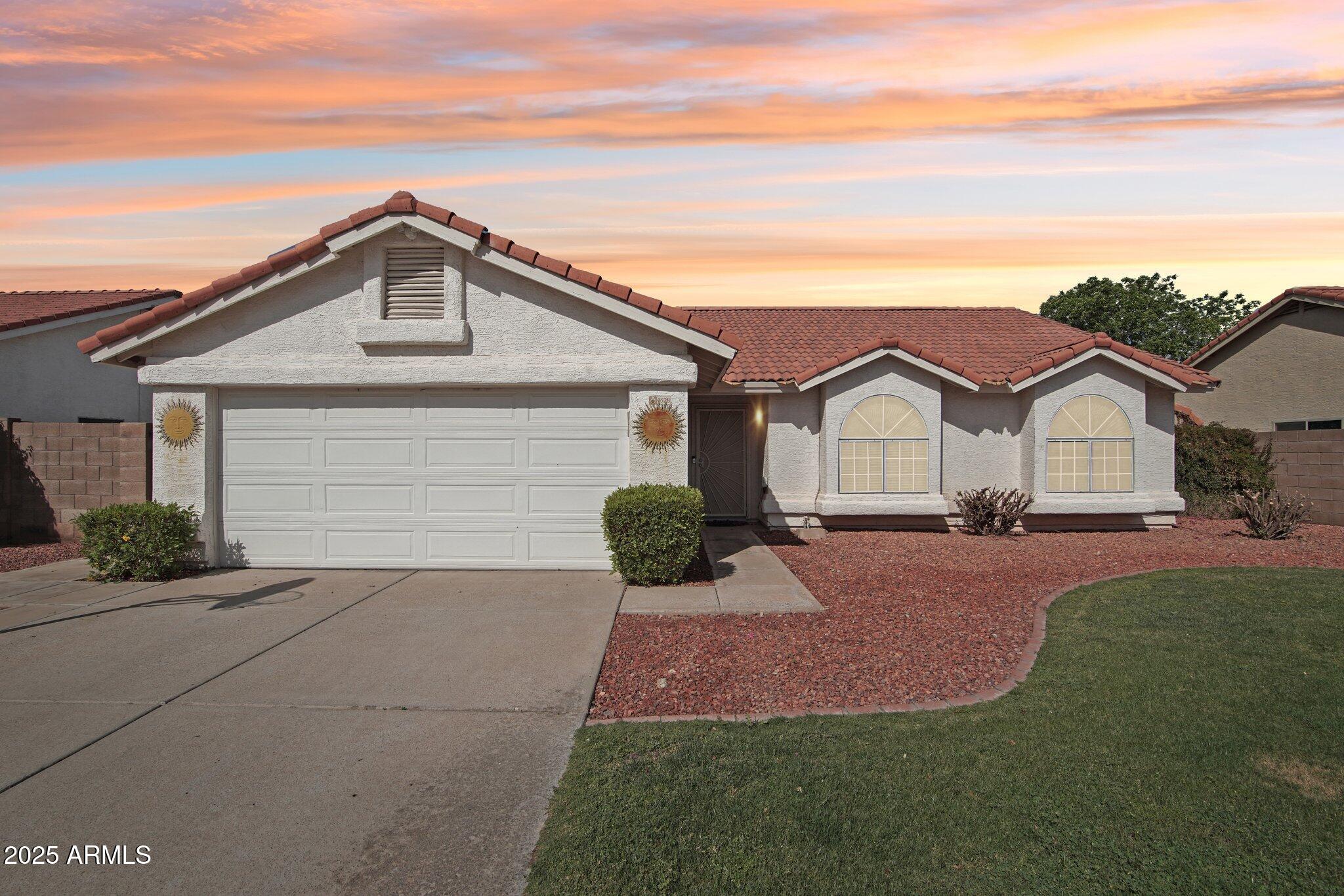 3528 N CRYSTAL Lane