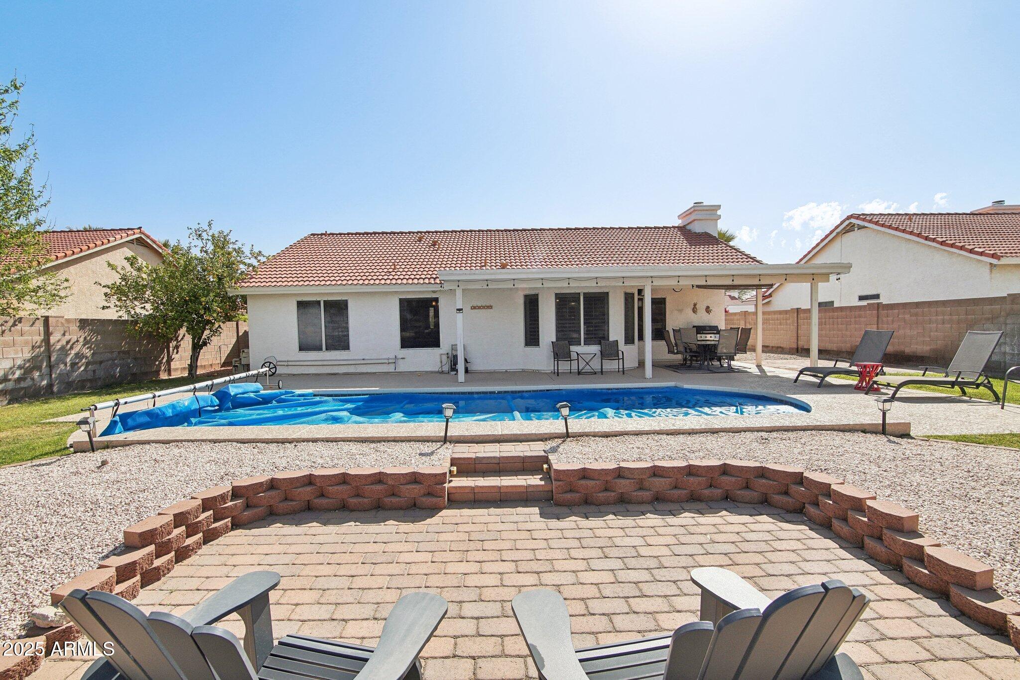 3528 N CRYSTAL Lane