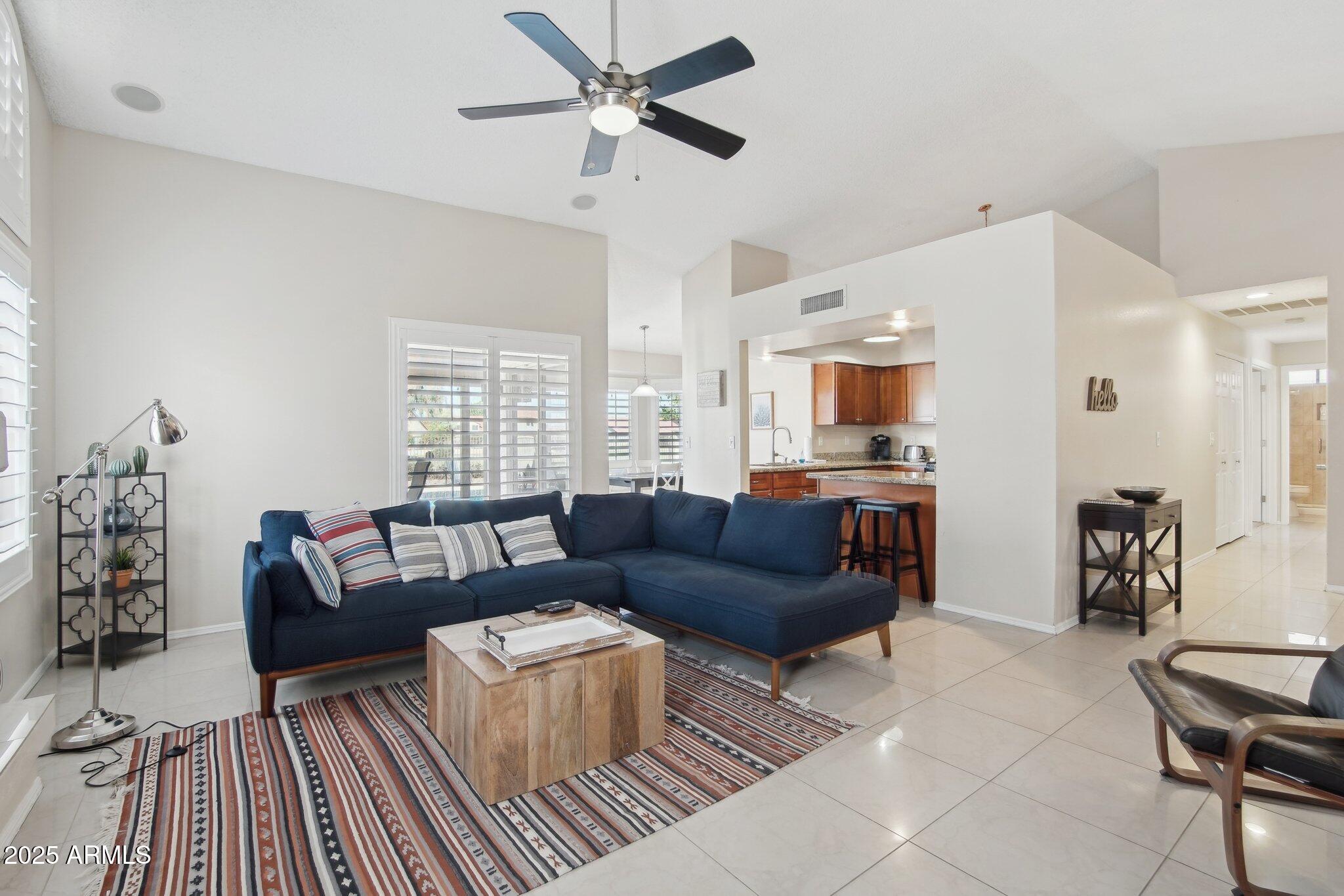 3528 N CRYSTAL Lane