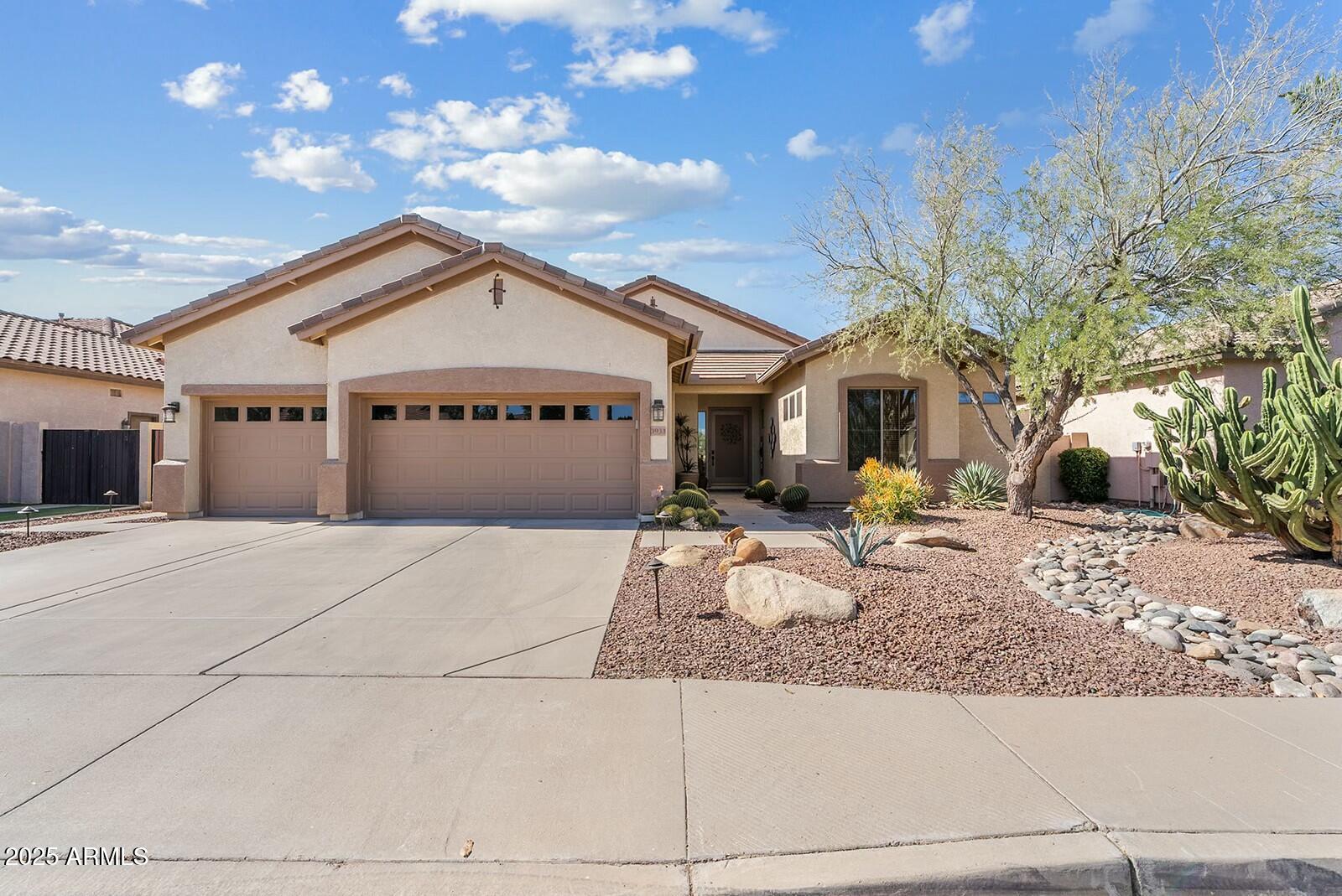 3933 E MEADOWVIEW Drive