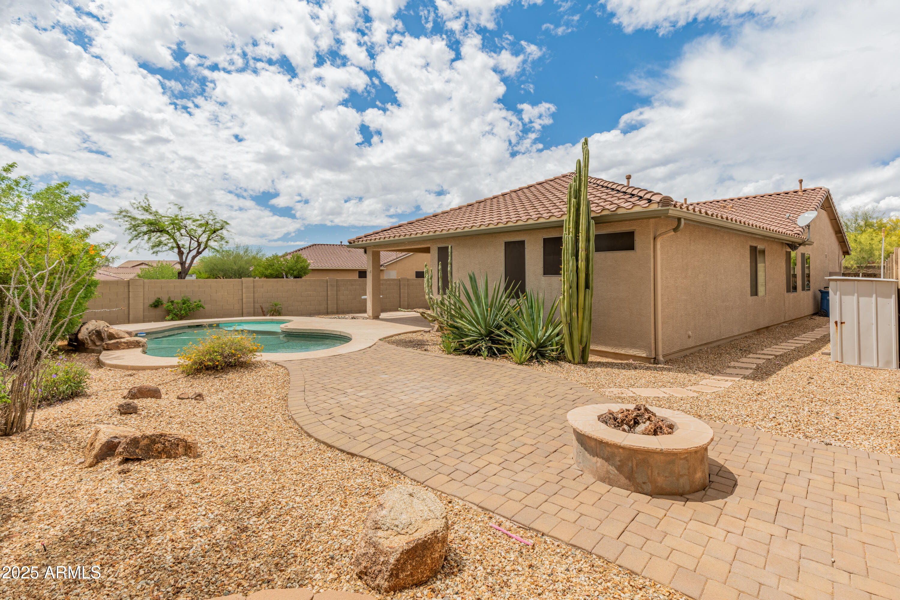 39609 N WHITE TAIL Lane