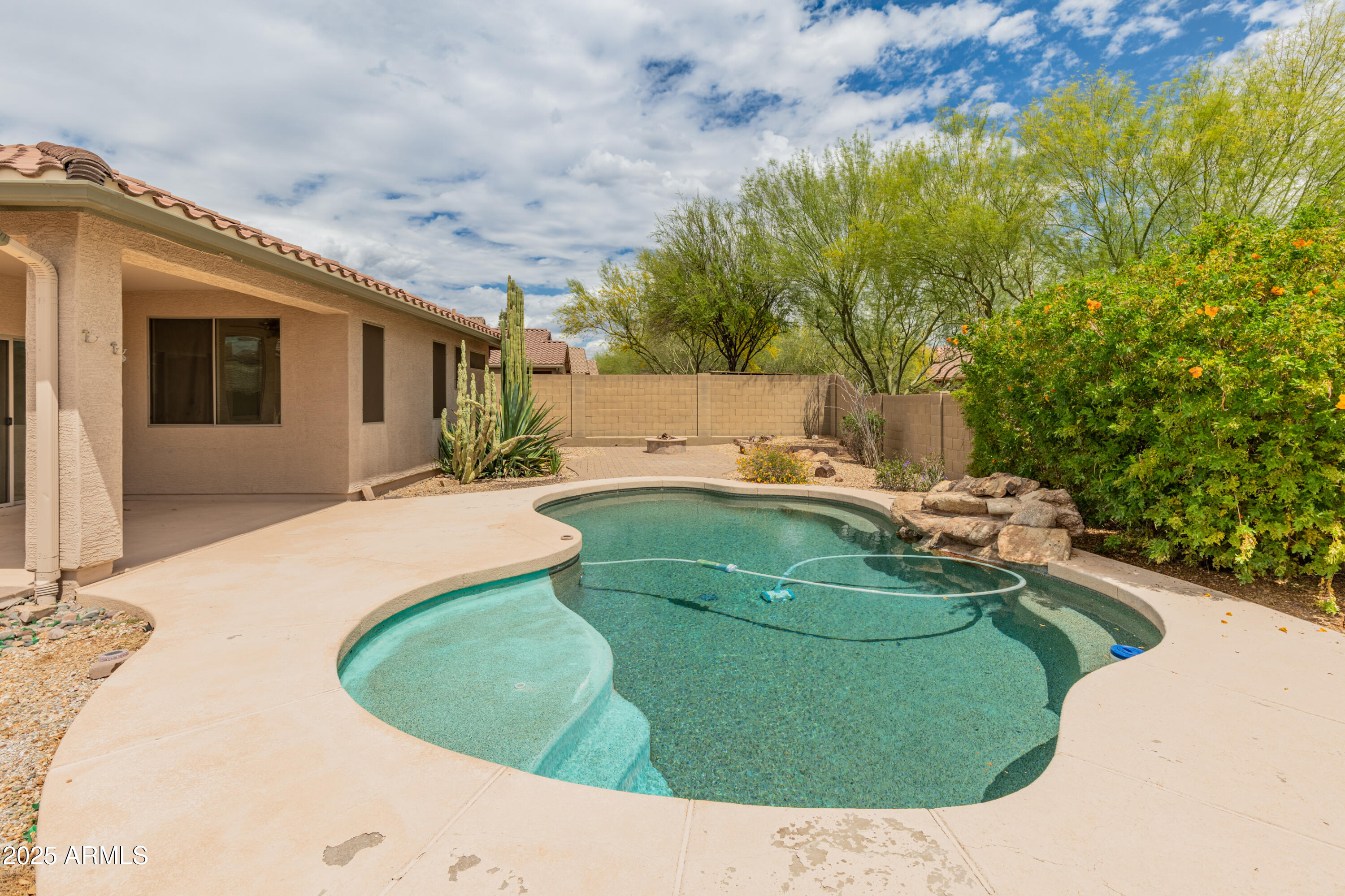 39609 N WHITE TAIL Lane