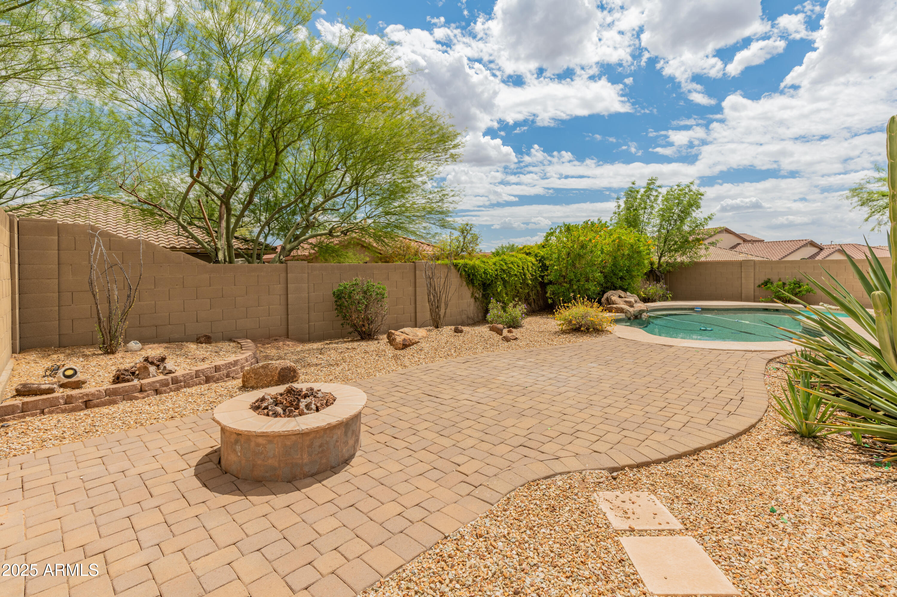 39609 N WHITE TAIL Lane