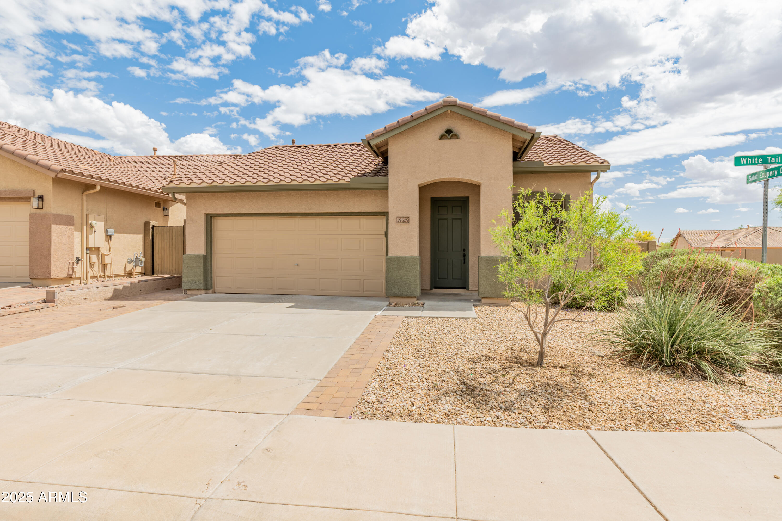 39609 N WHITE TAIL Lane