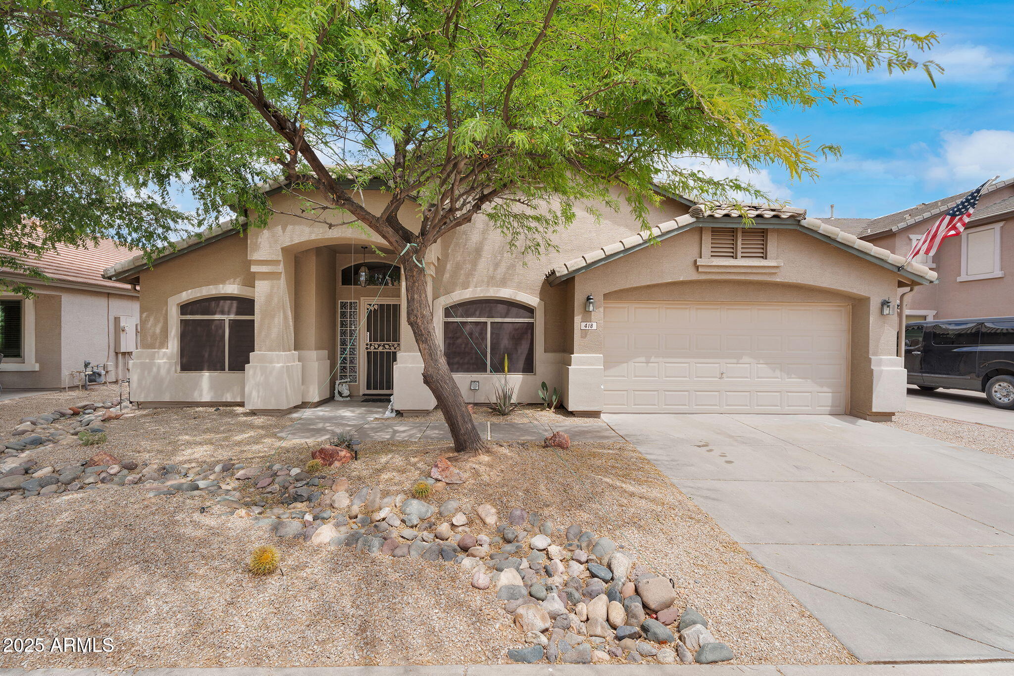 418 E CLAIRIDGE Drive