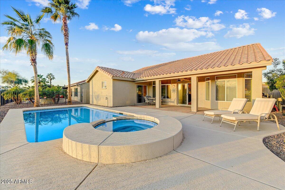 15695 W EARLL Drive