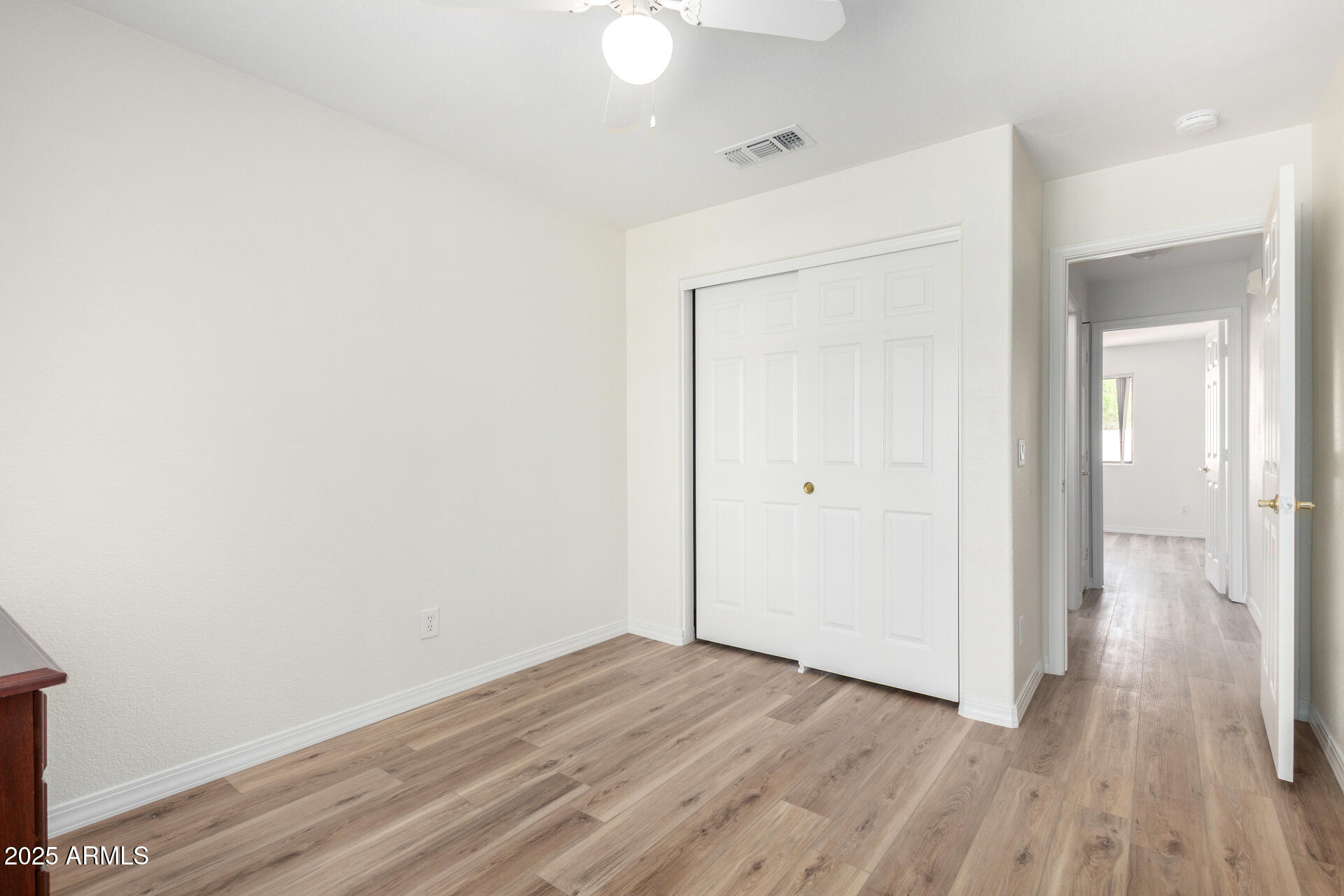 423 W CENTURY Court