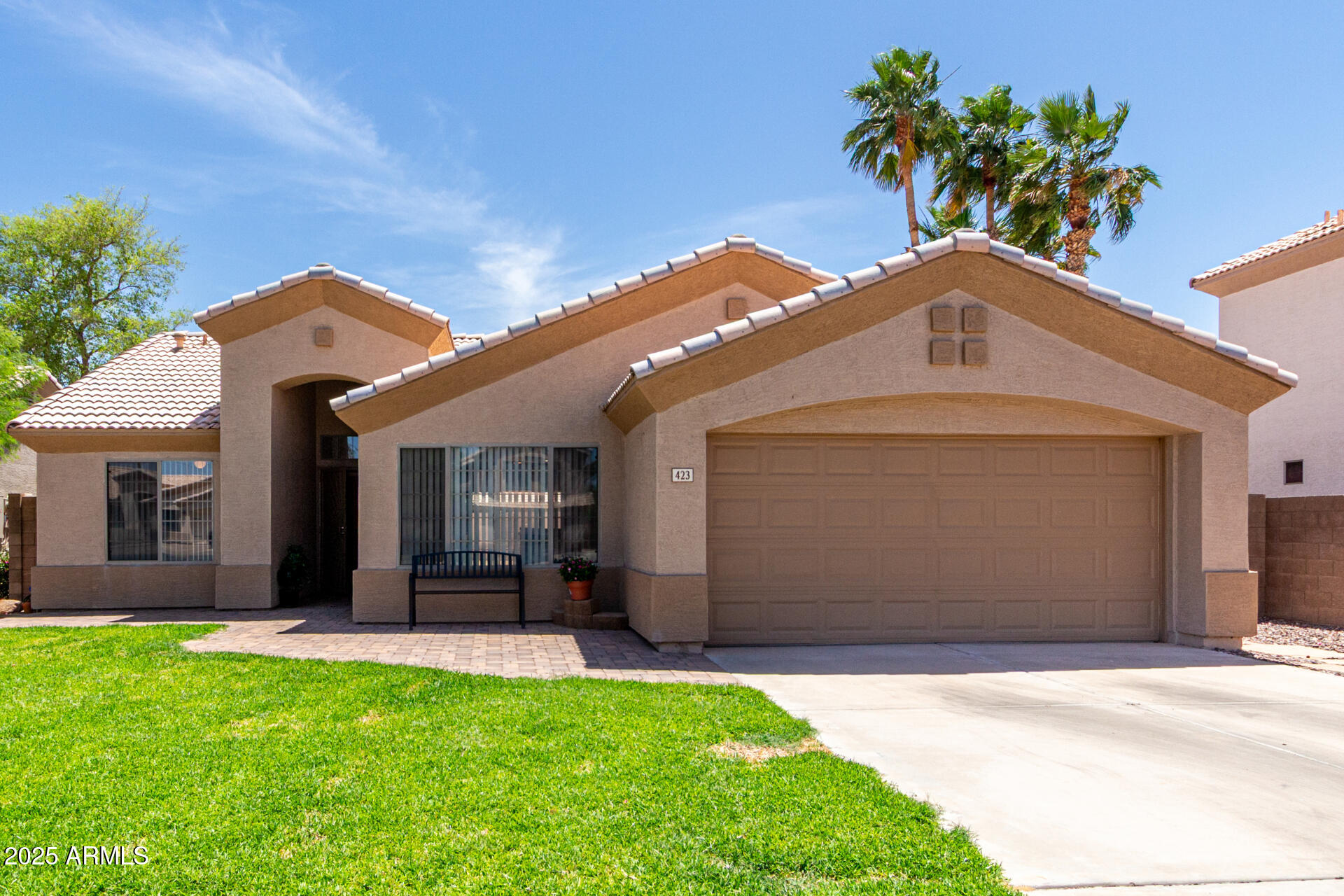 423 W CENTURY Court