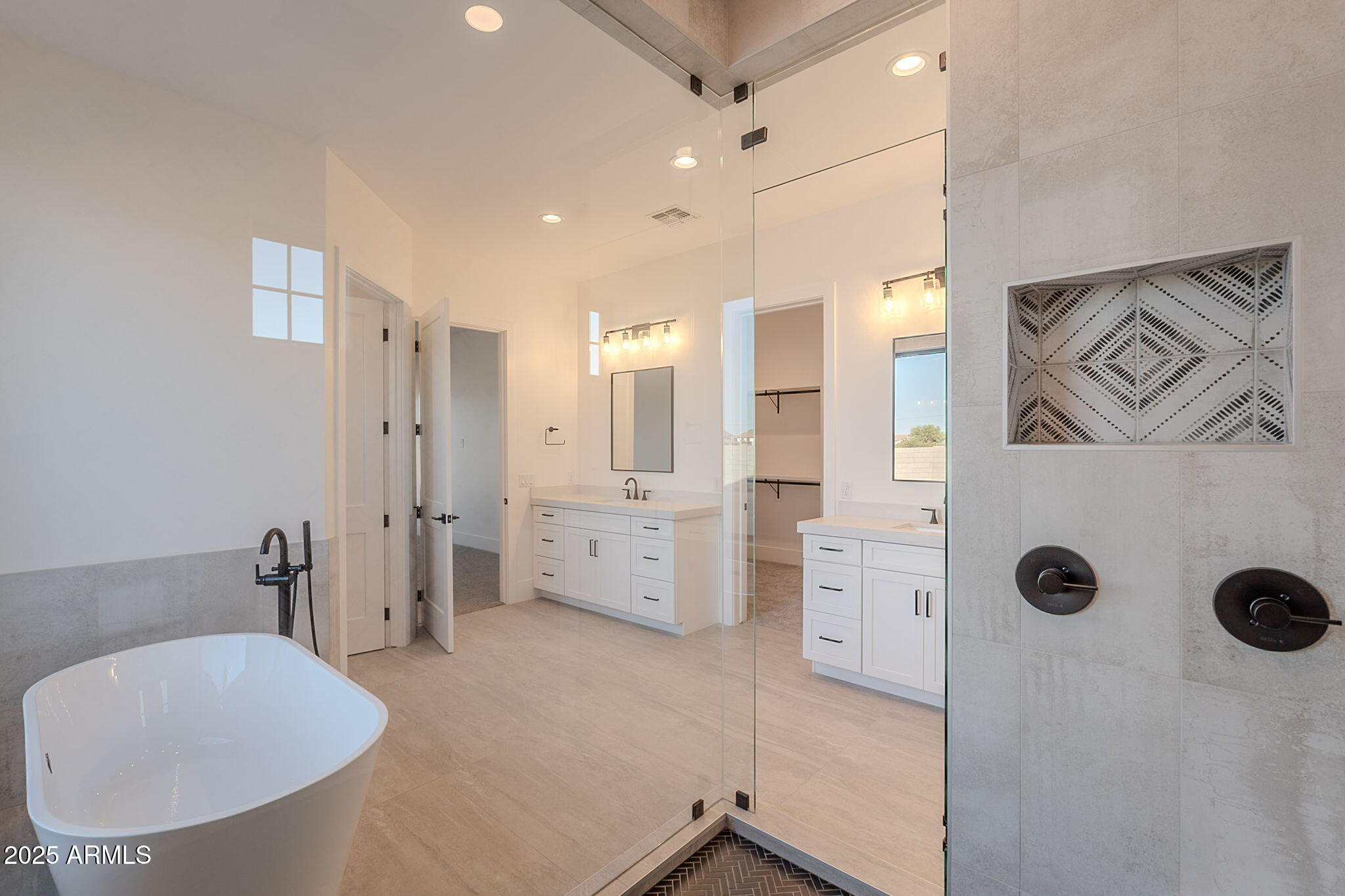 2005 W Lincoln Court