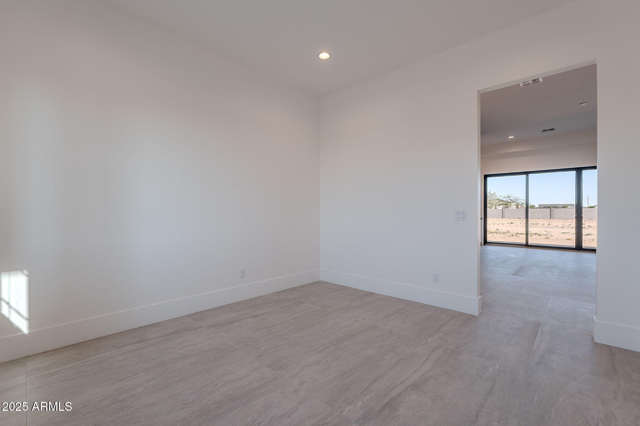 2005 W Lincoln Court