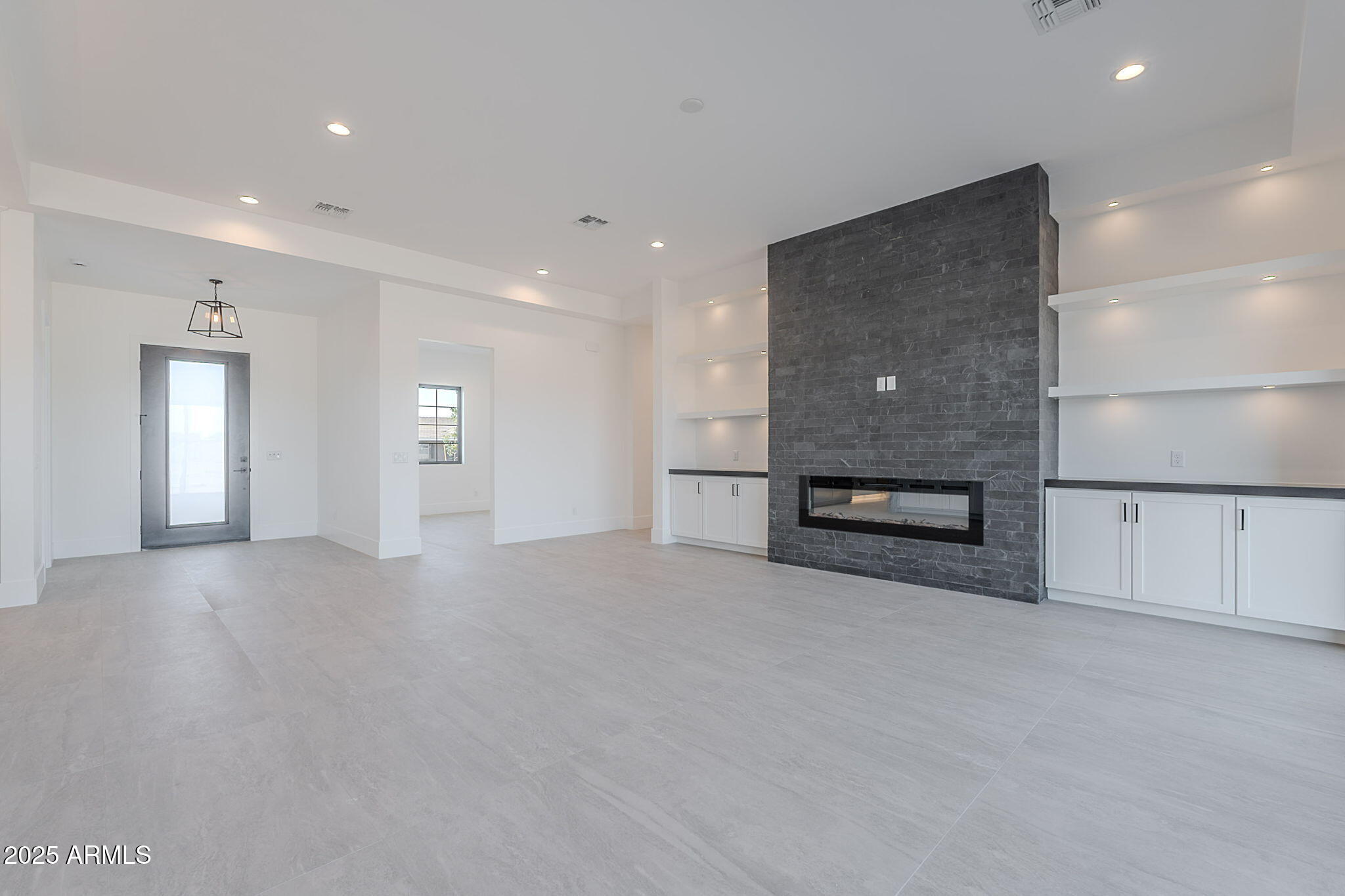 2005 W Lincoln Court