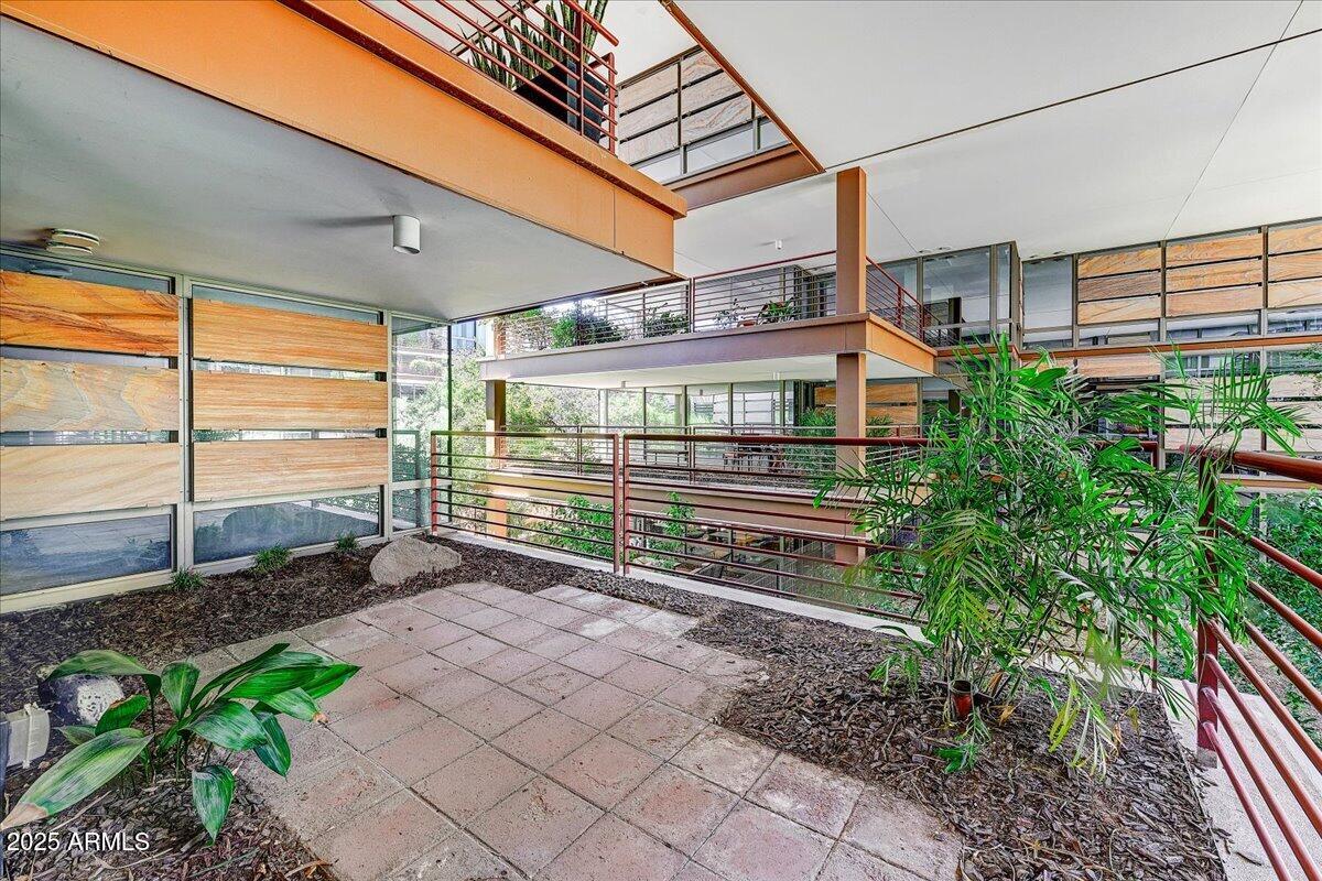 7137 E RANCHO VISTA Drive 2010