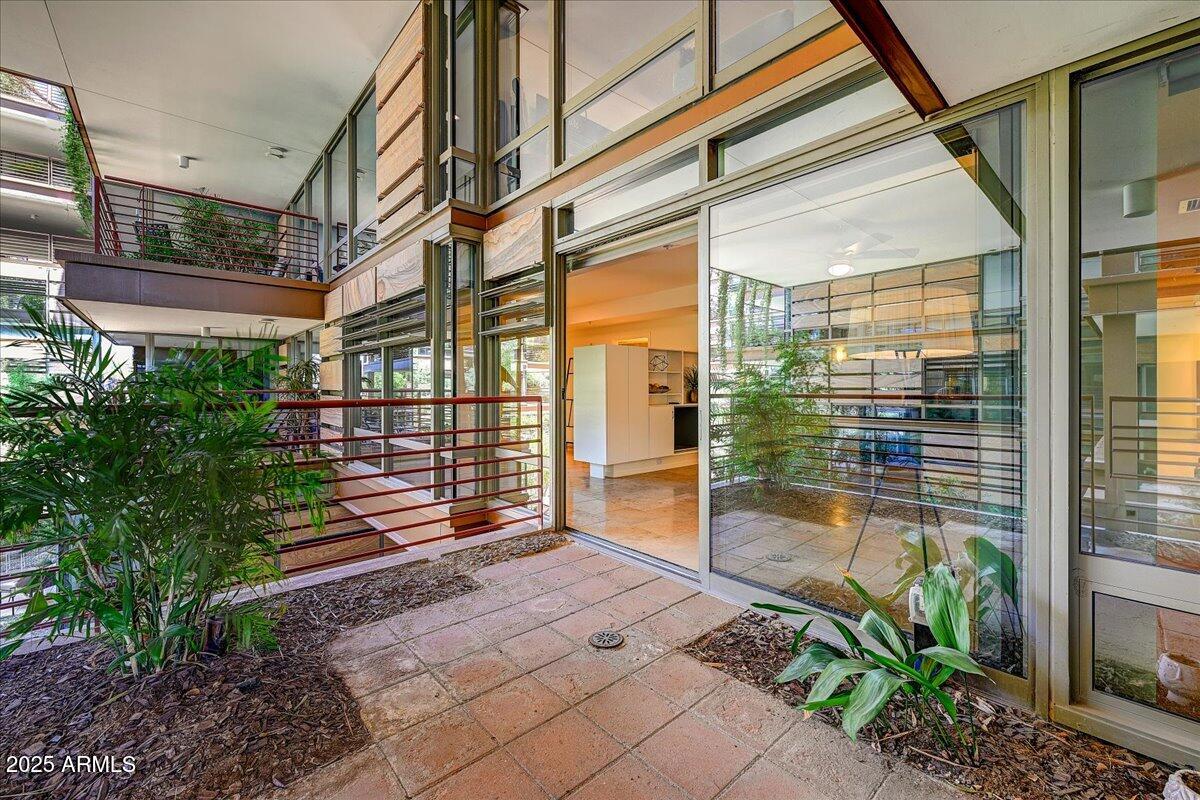 7137 E RANCHO VISTA Drive 2010