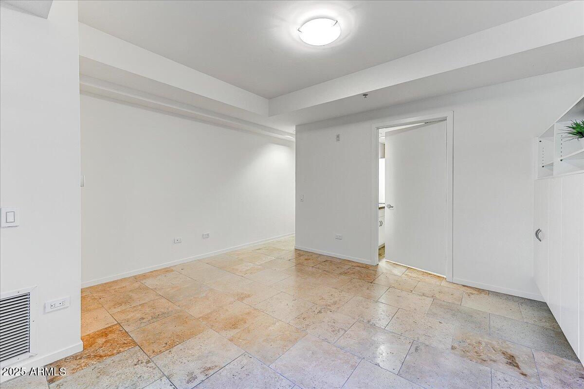 7137 E RANCHO VISTA Drive 2010