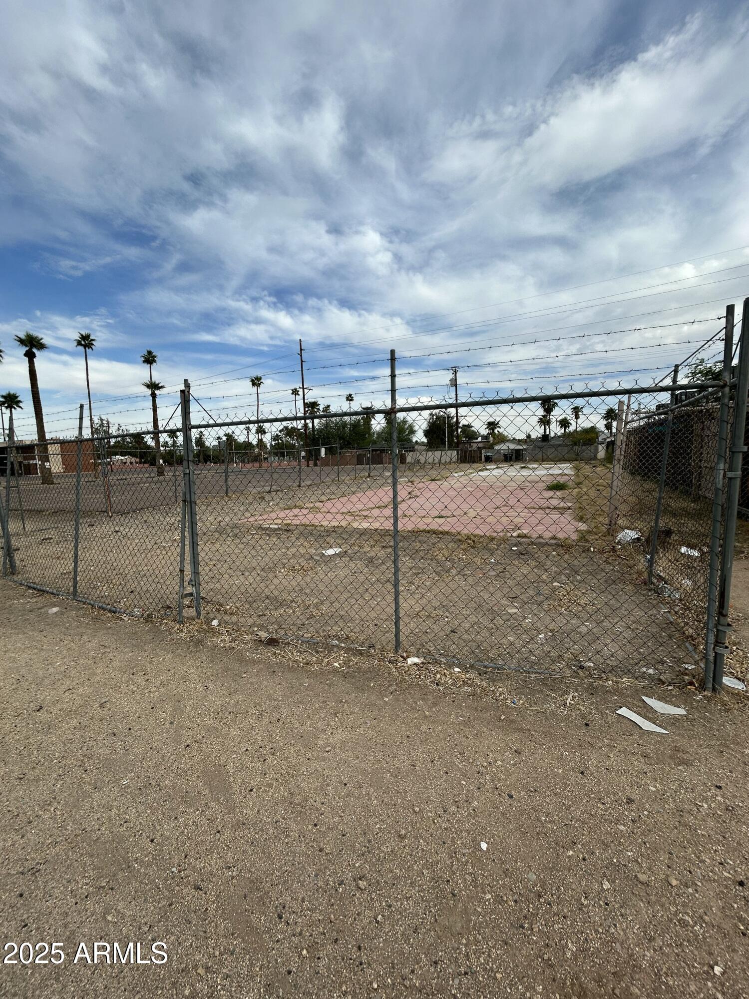 1609 W MCDOWELL Road, 3