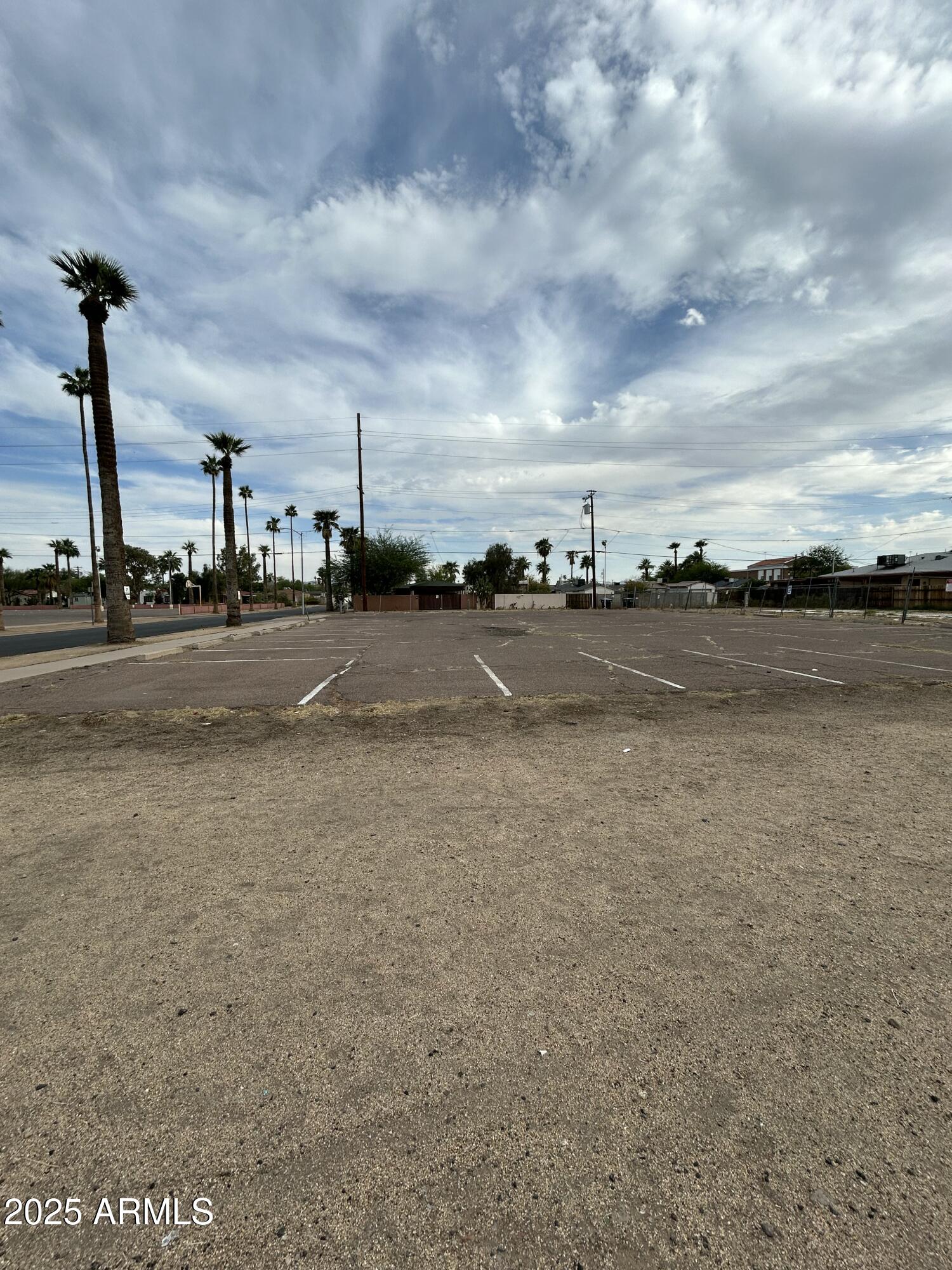 1601 W MCDOWELL Road, 1