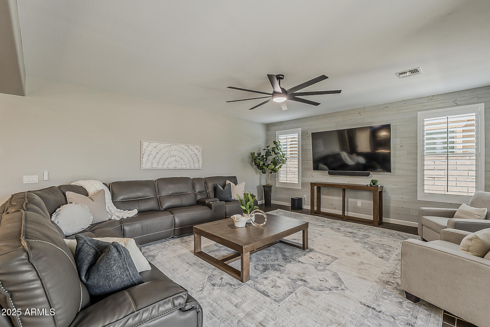 3422 E STRAWBERRY Drive