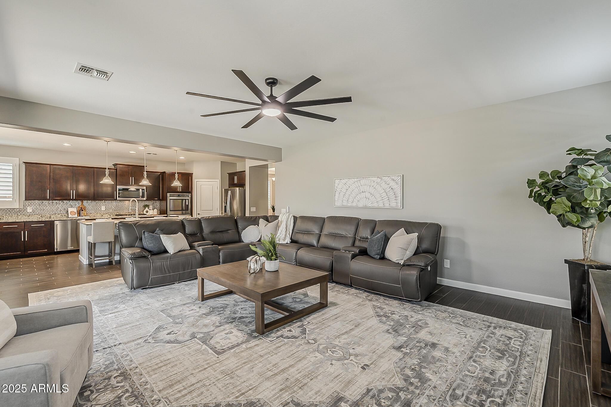 3422 E STRAWBERRY Drive